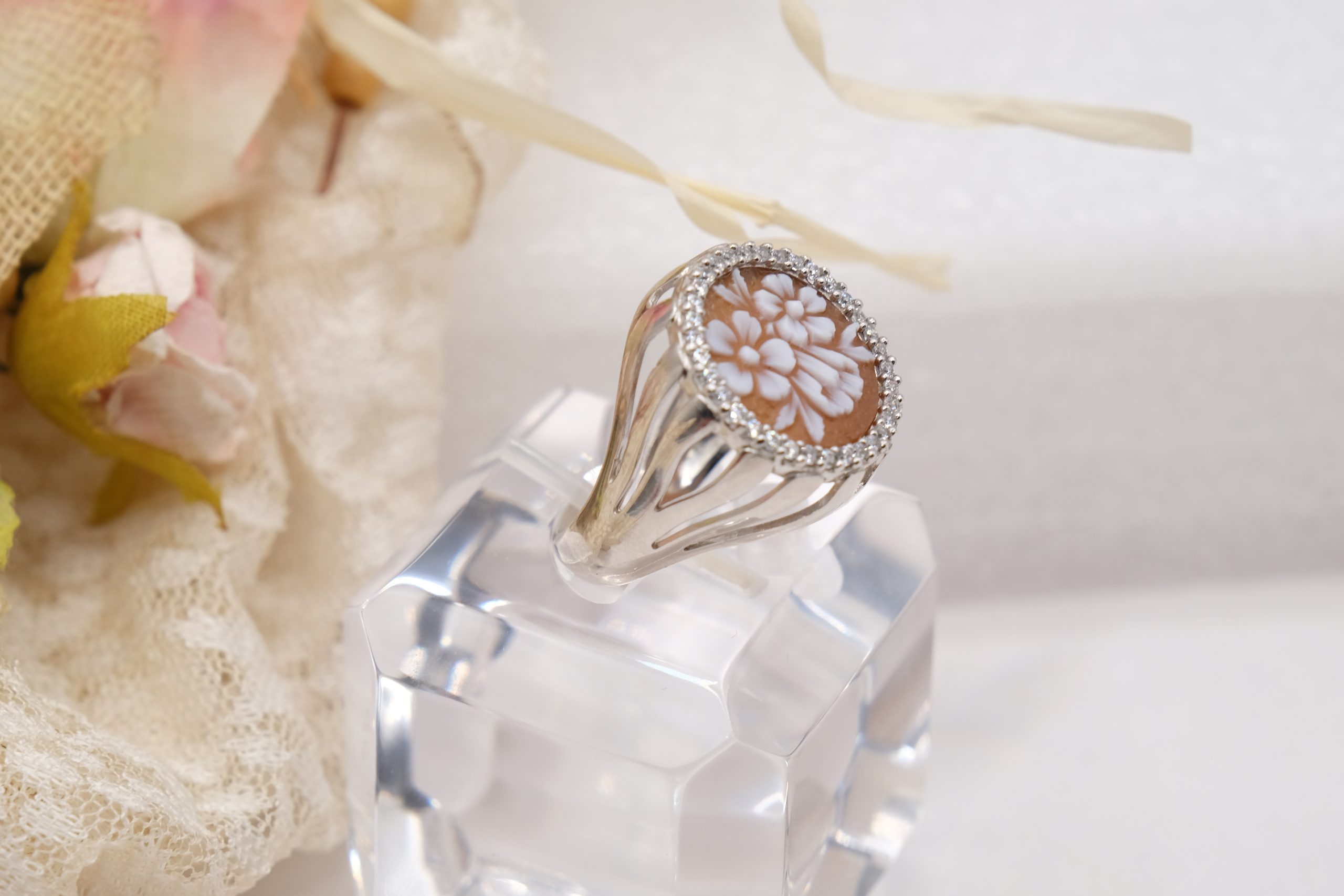 ANELLO SARDONICO CAMMEO DI TORRE DEL GRECO ZIRCONI FIORI (3)