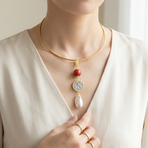 Ciondolo Artigianale Moneta Anticata TQ Perla Corallo B Grezzo