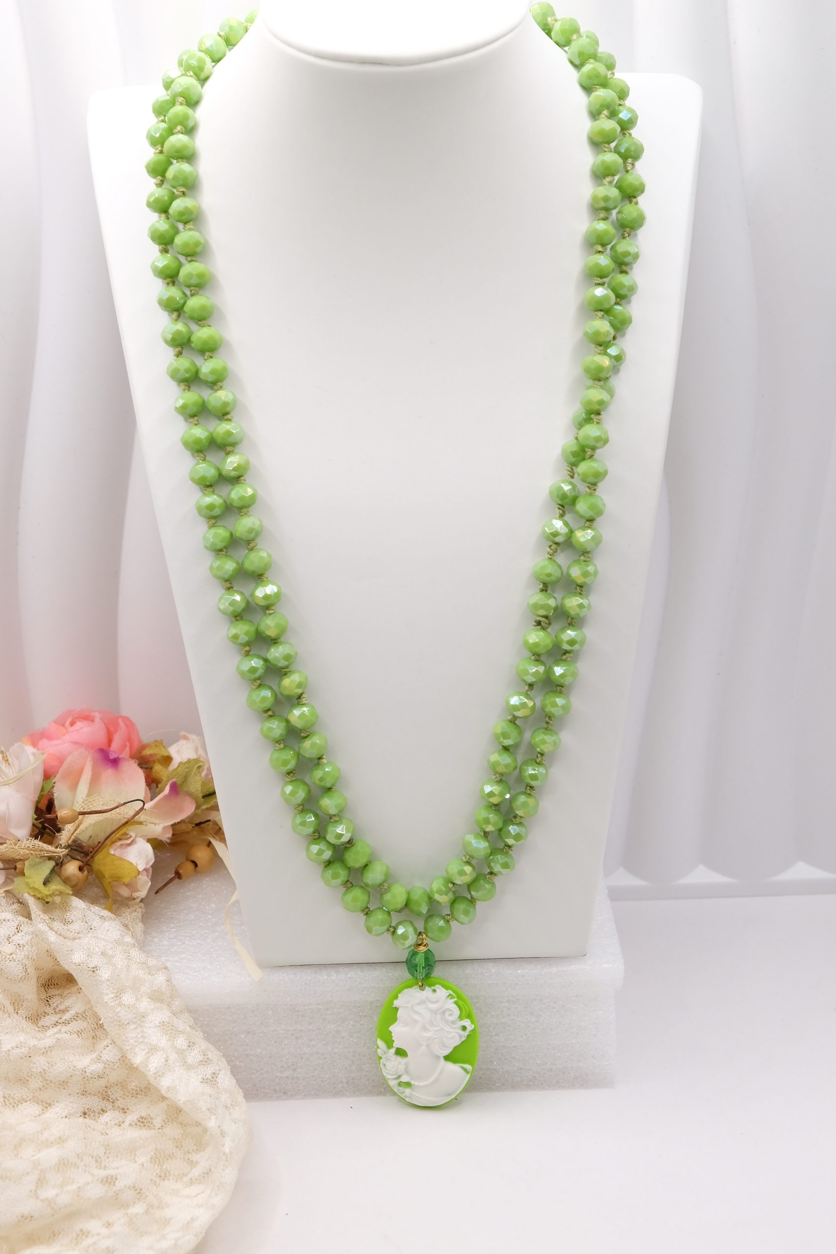 HANDMADE NECKLACE WITH GREEN CRYSTALS AND RESIN CAMEO (2)