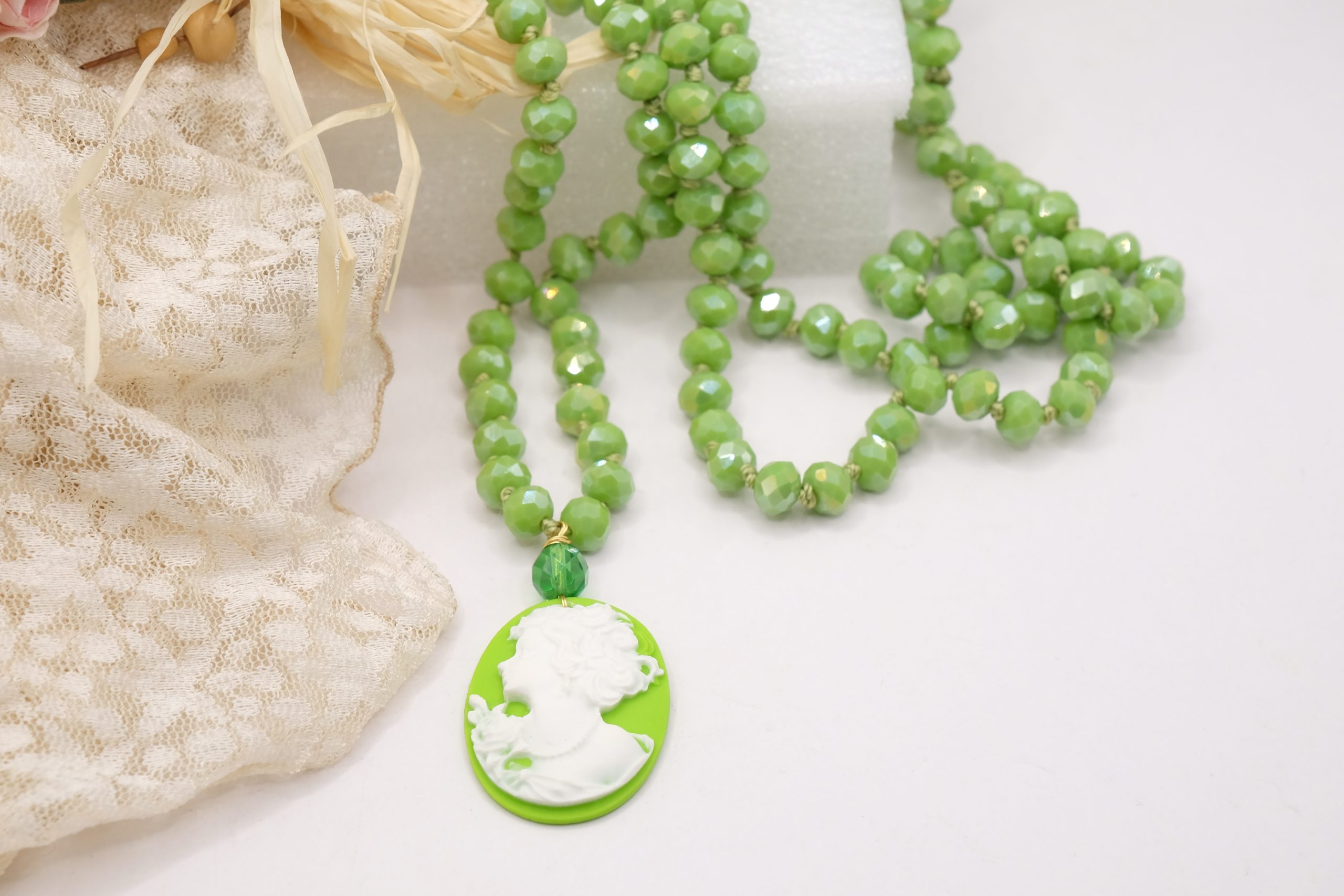 HANDMADE NECKLACE WITH GREEN CRYSTALS AND RESIN CAMEO (3)