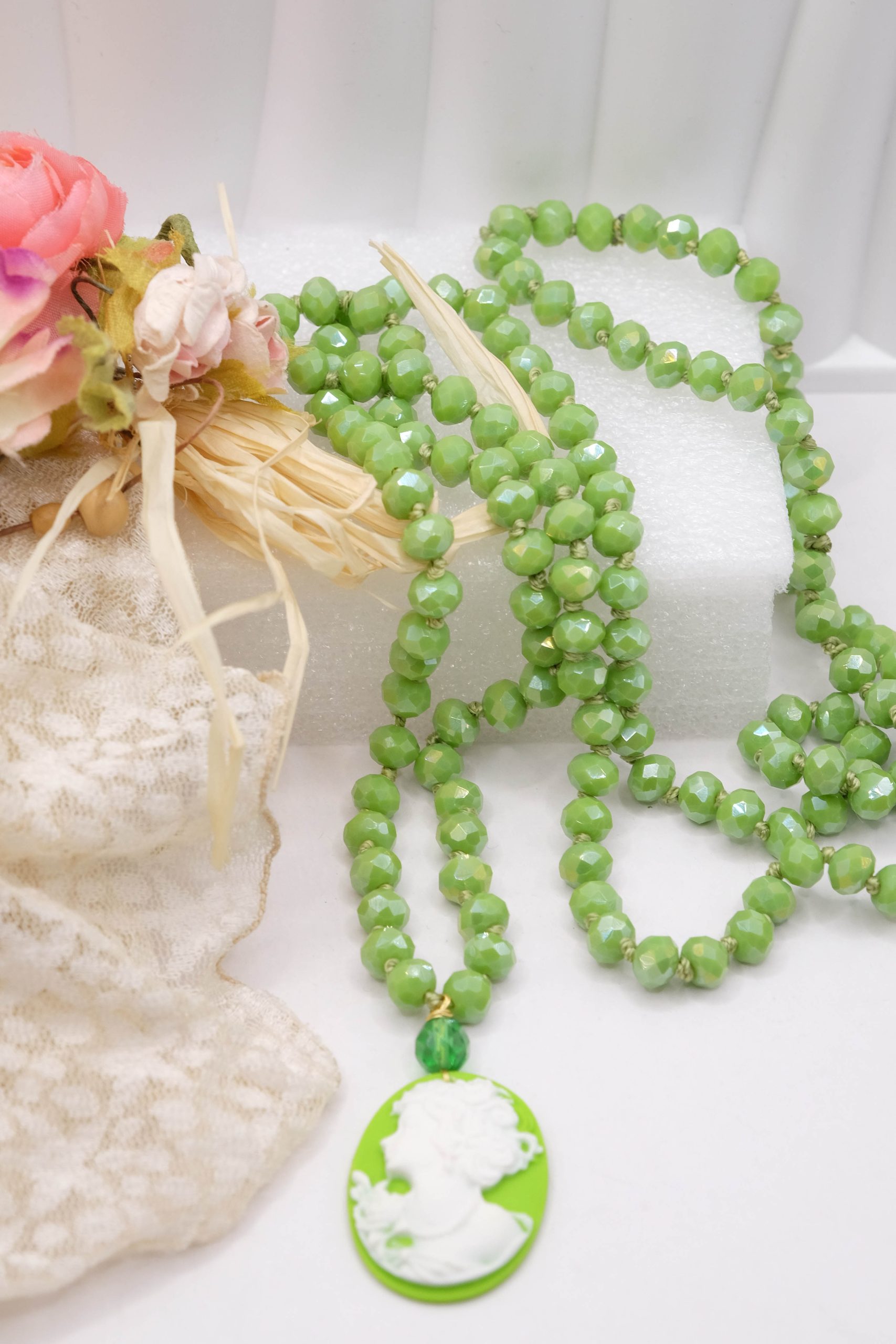 HANDMADE NECKLACE WITH GREEN CRYSTALS AND RESIN CAMEO (4)