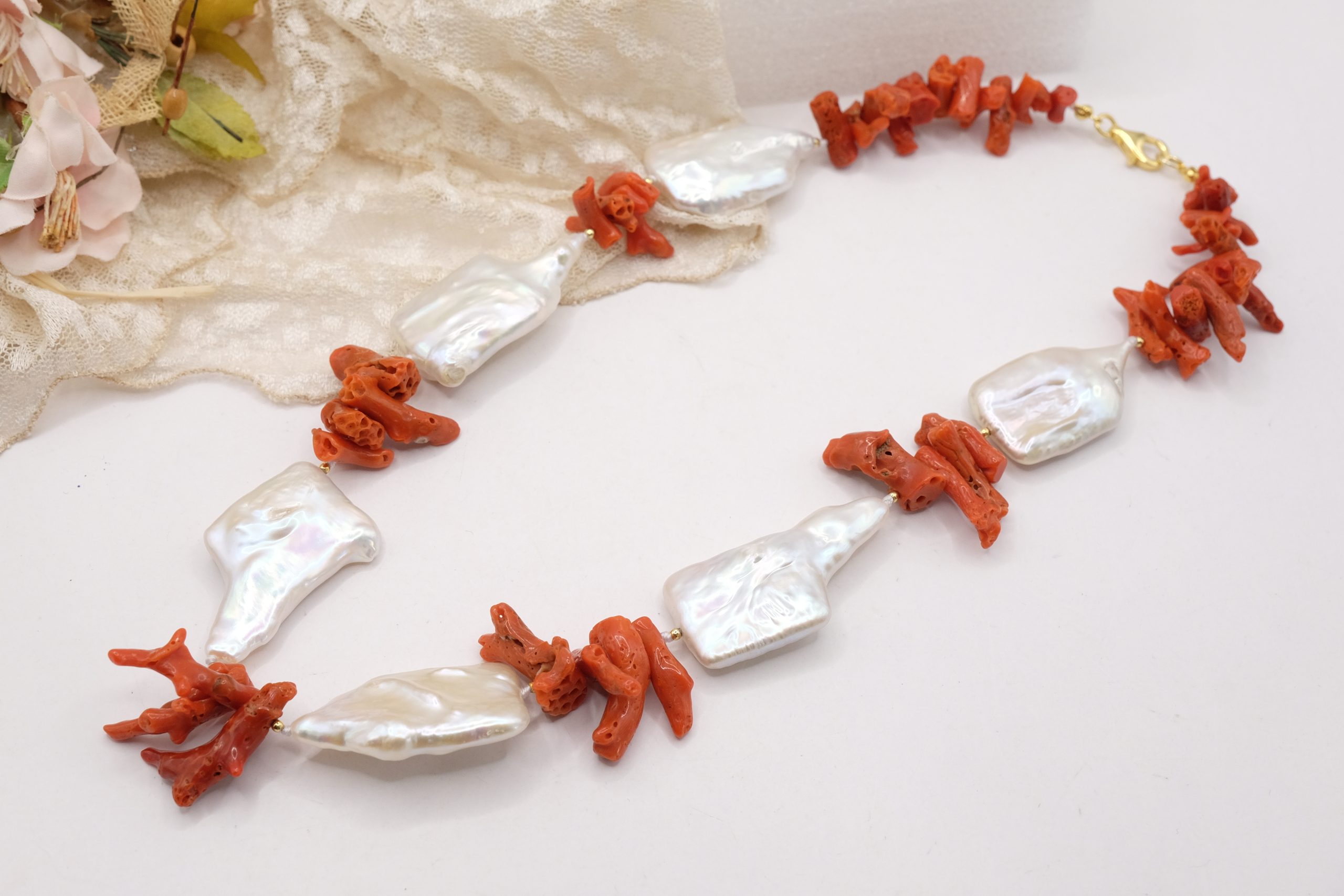 COLLANA ARTIGIANALE GRANDI PERLE NATURALI CORALLO MEDITERRANEO ARGENTO DORATO (7)