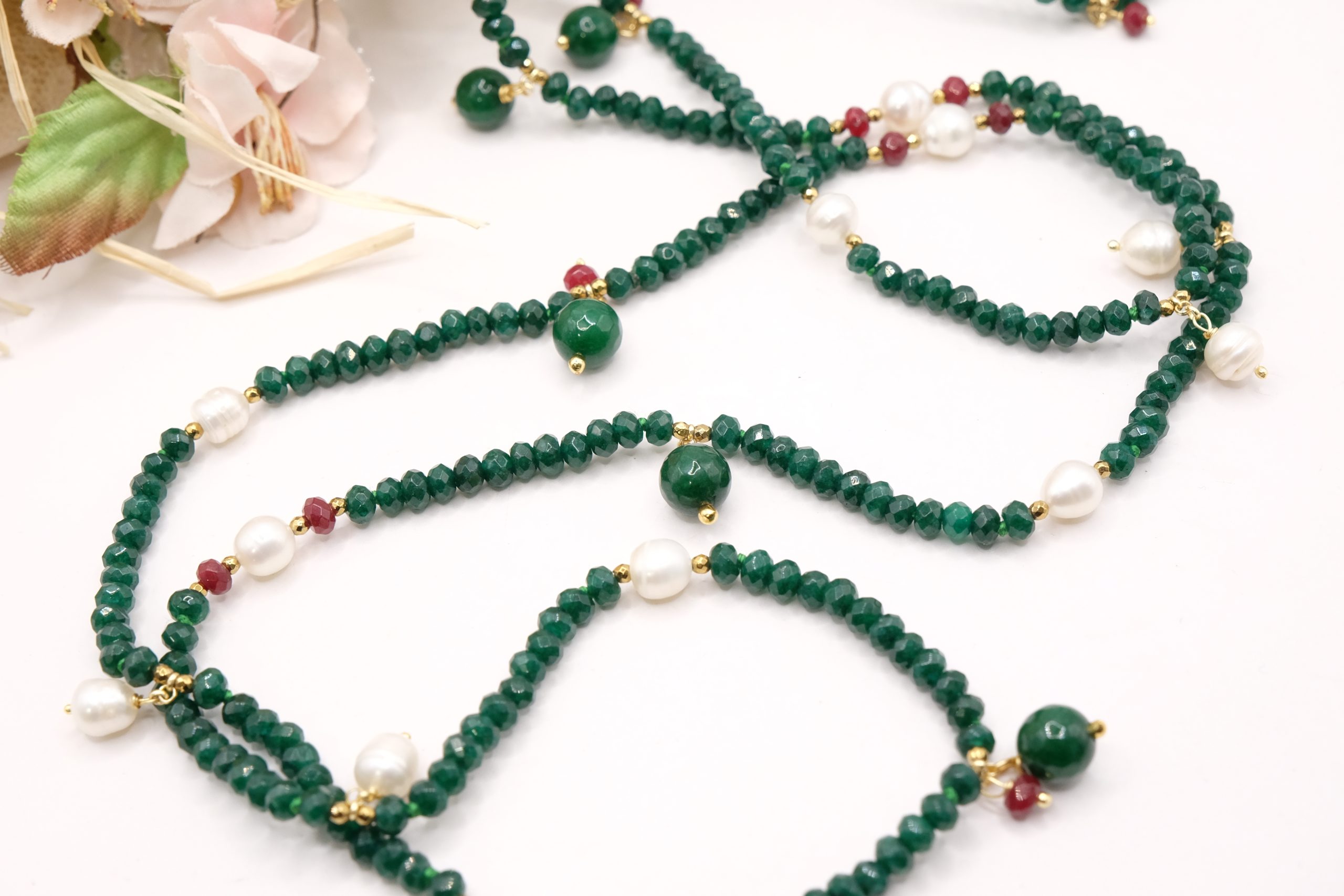 COLLANA ARTIGIANALE LUNGA CHARLESTON CHANEL PERLE SMERALDO RUBINO CHARMS (4)