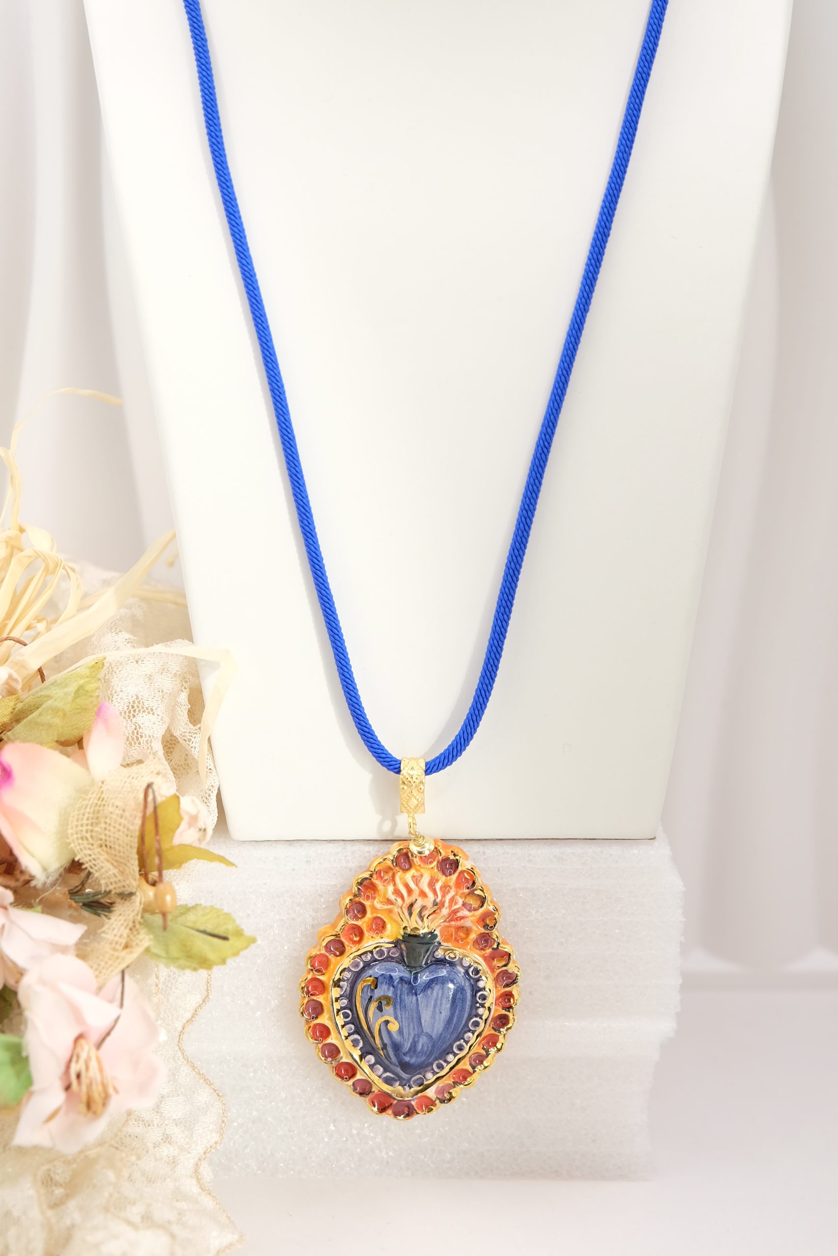 SACRED HEART NECKLACE IN CALTAGIRONE CERAMIC, HANDMADE (1)