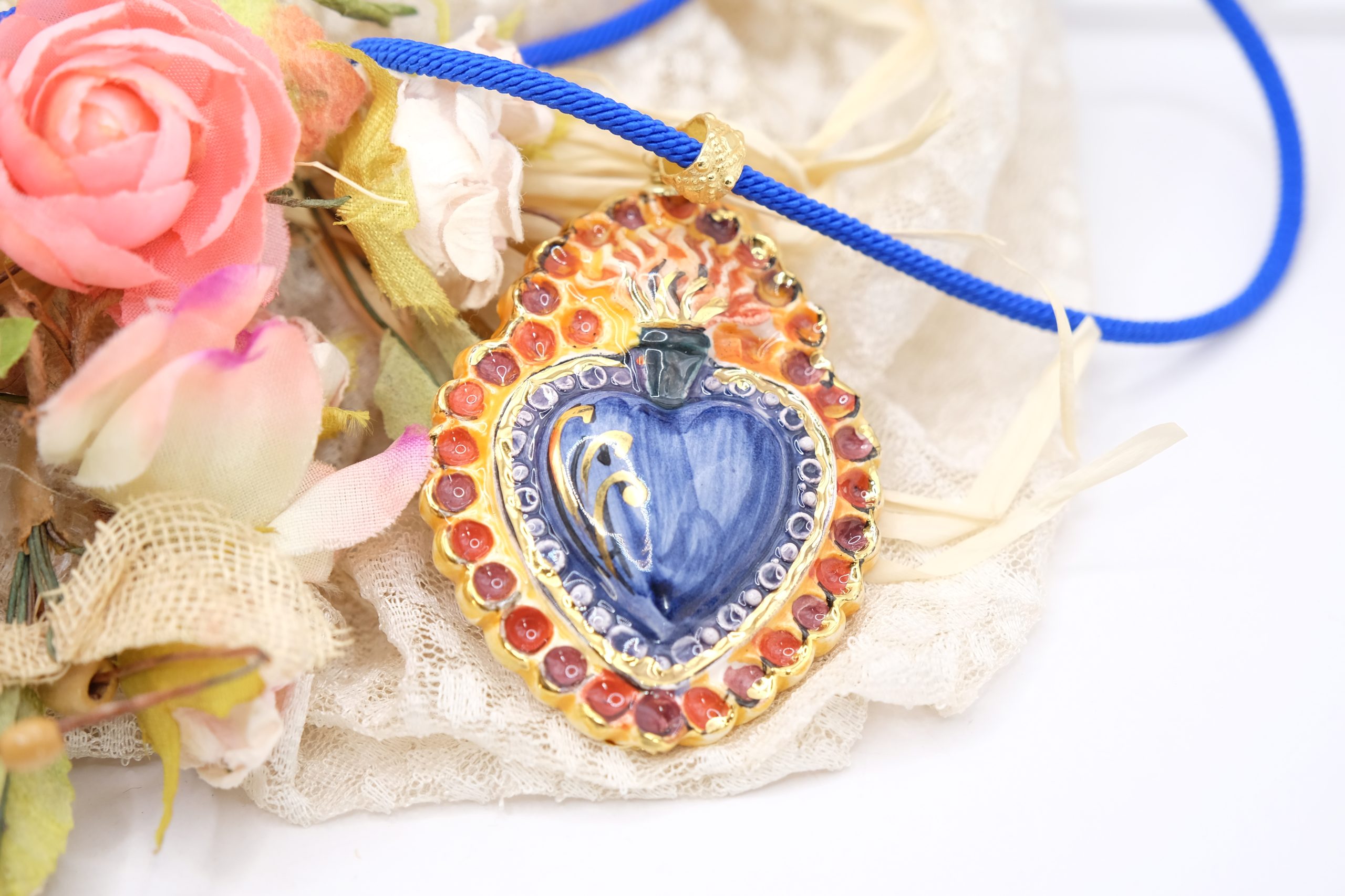 SACRED HEART NECKLACE IN CALTAGIRONE CERAMIC, HANDMADE (2)
