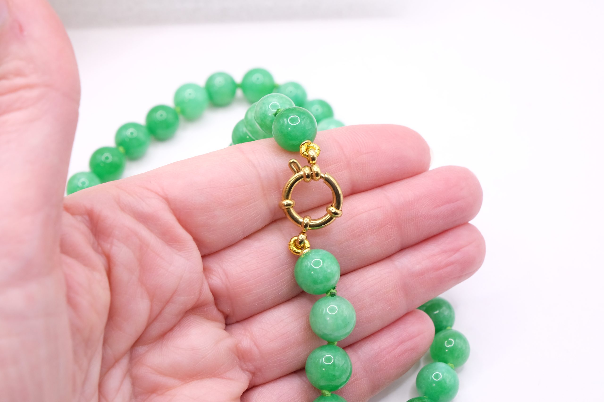 SICILIAN NECKLACE, GREEN JADE, MOOR'S HEAD, CALTAGIRONE CERAMIC, CORAL (1)