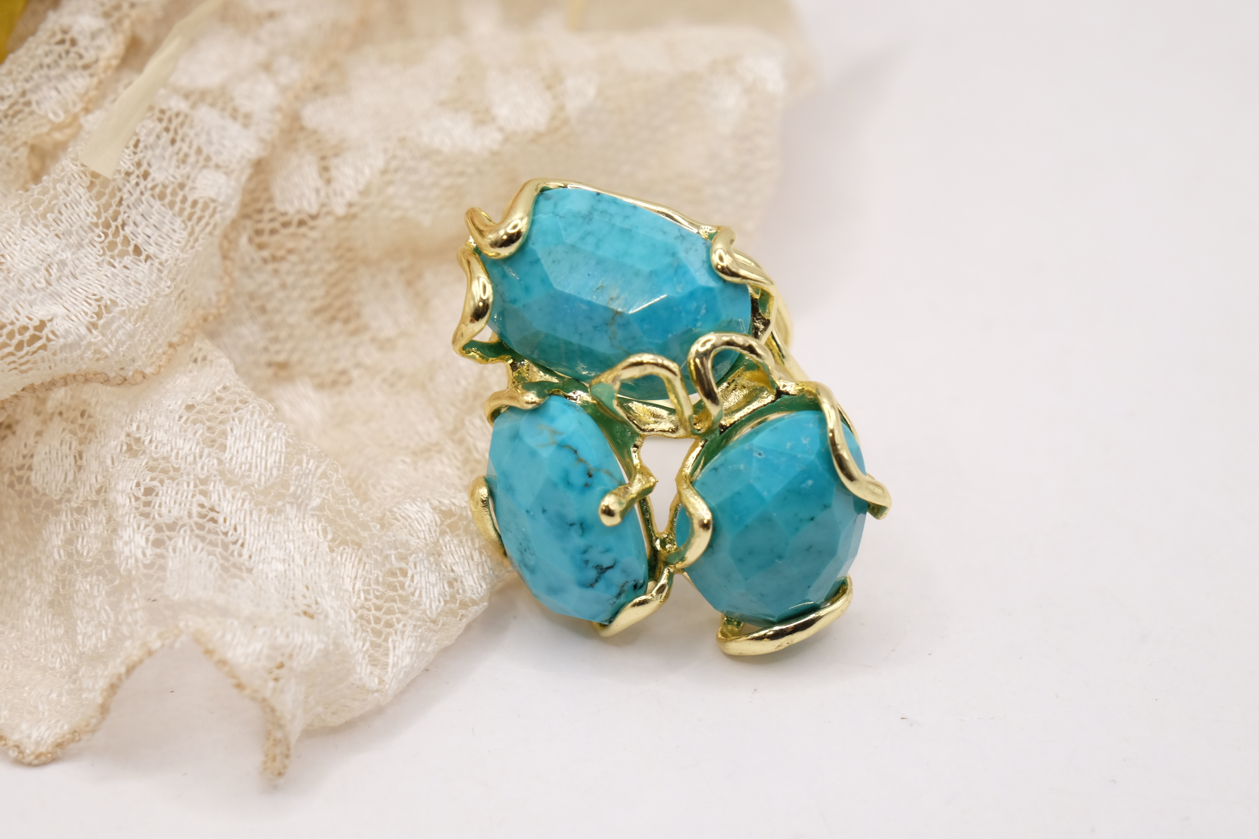 ANELLO ARTIGIANALE MAXI 3 PIETRE PASTA DI TURCHESE OTTONE (1)