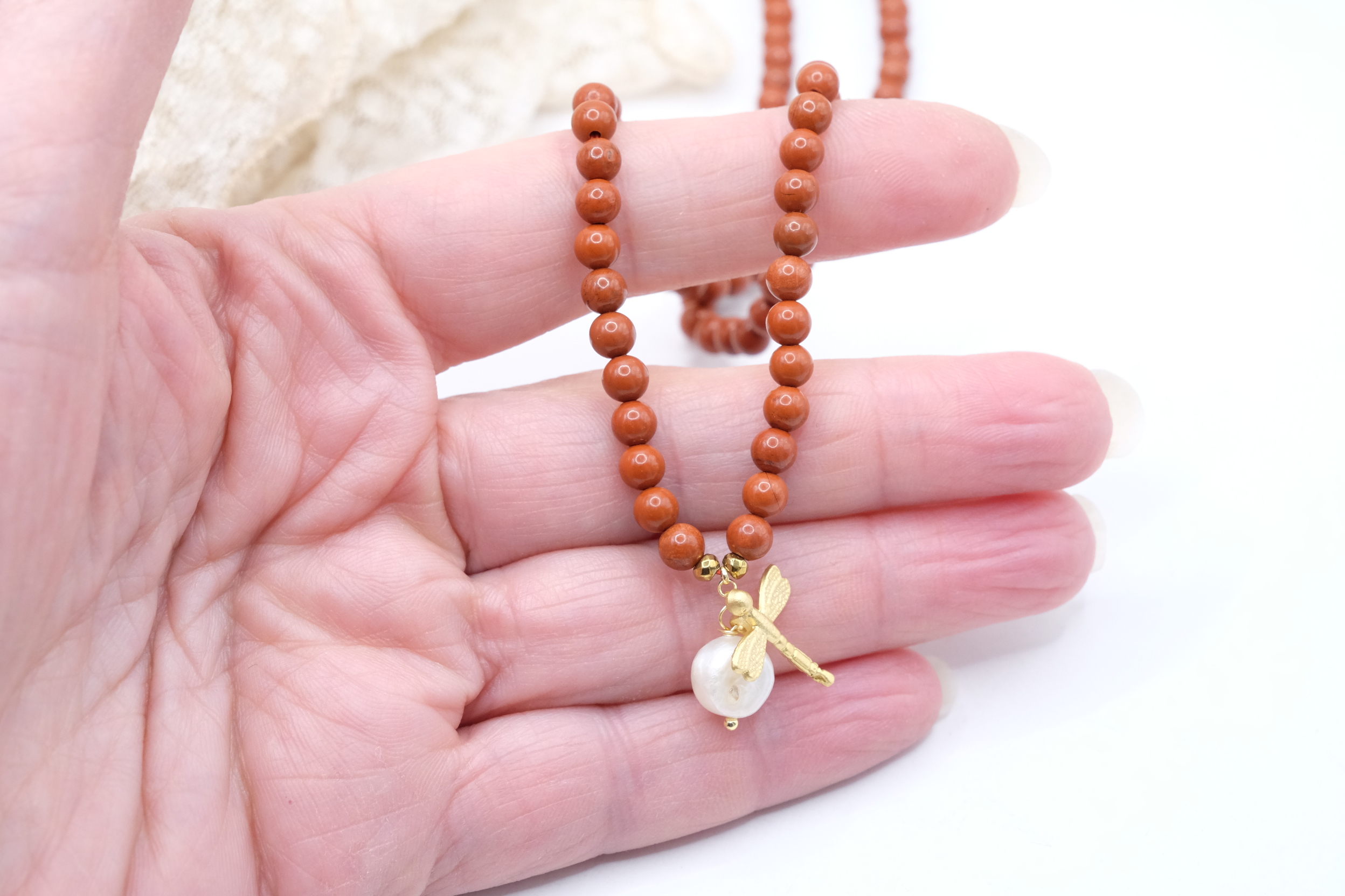 COLLANA LIBELLULA PERLA PASTA DI CORALLO ROSSO MAT (3)