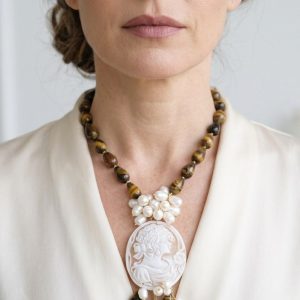 Collana Gocce Occhio di Tigre Perle e Cammeo di Torre del Greco a Y