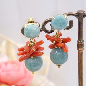 Orecchini Grappolo Amazzonite Corallo Perle Perno