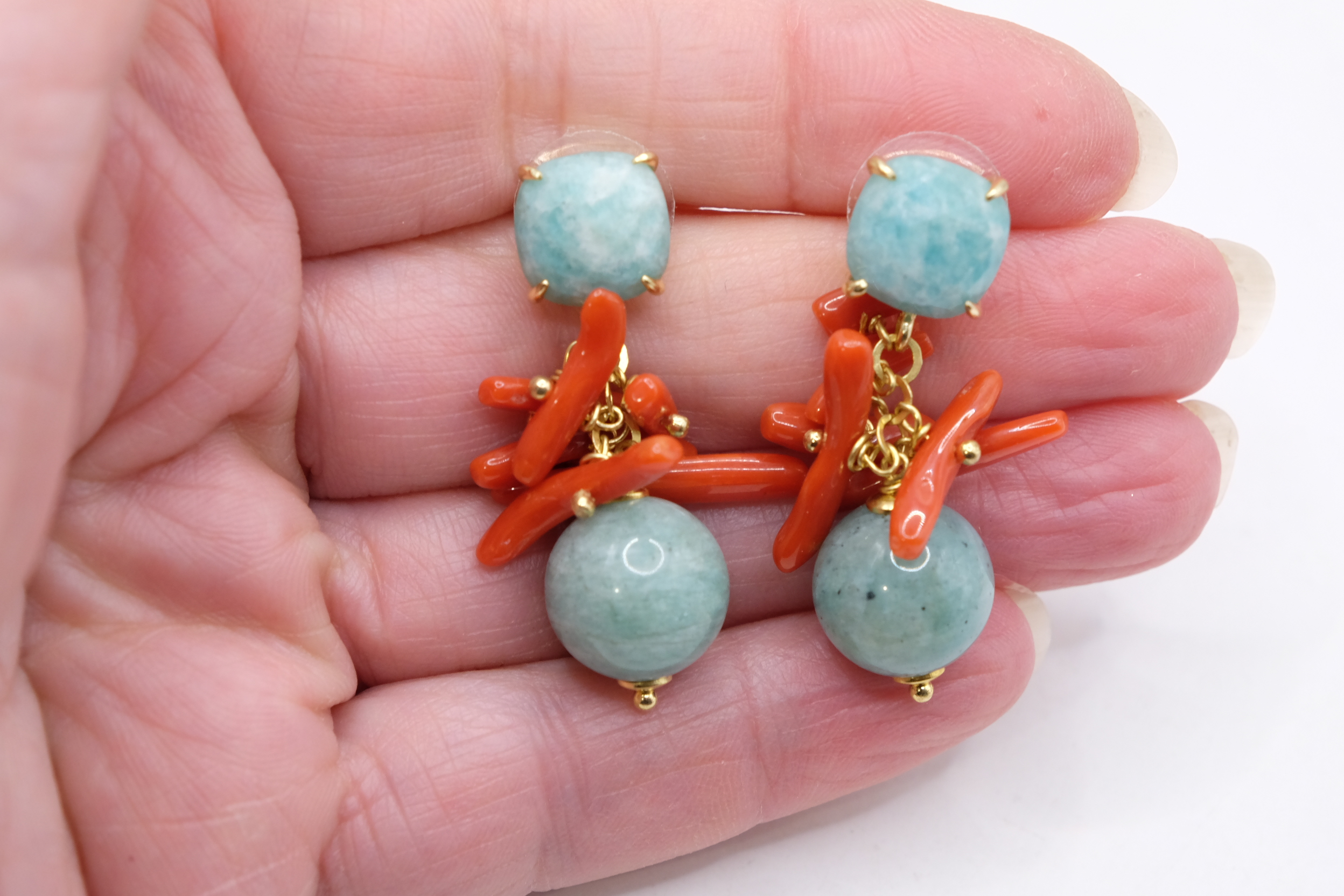 ORECCHINI ARTIGIANALI AMAZZONITE GRAPPOLO PERLE CORALLO PERLA PERNO (4)