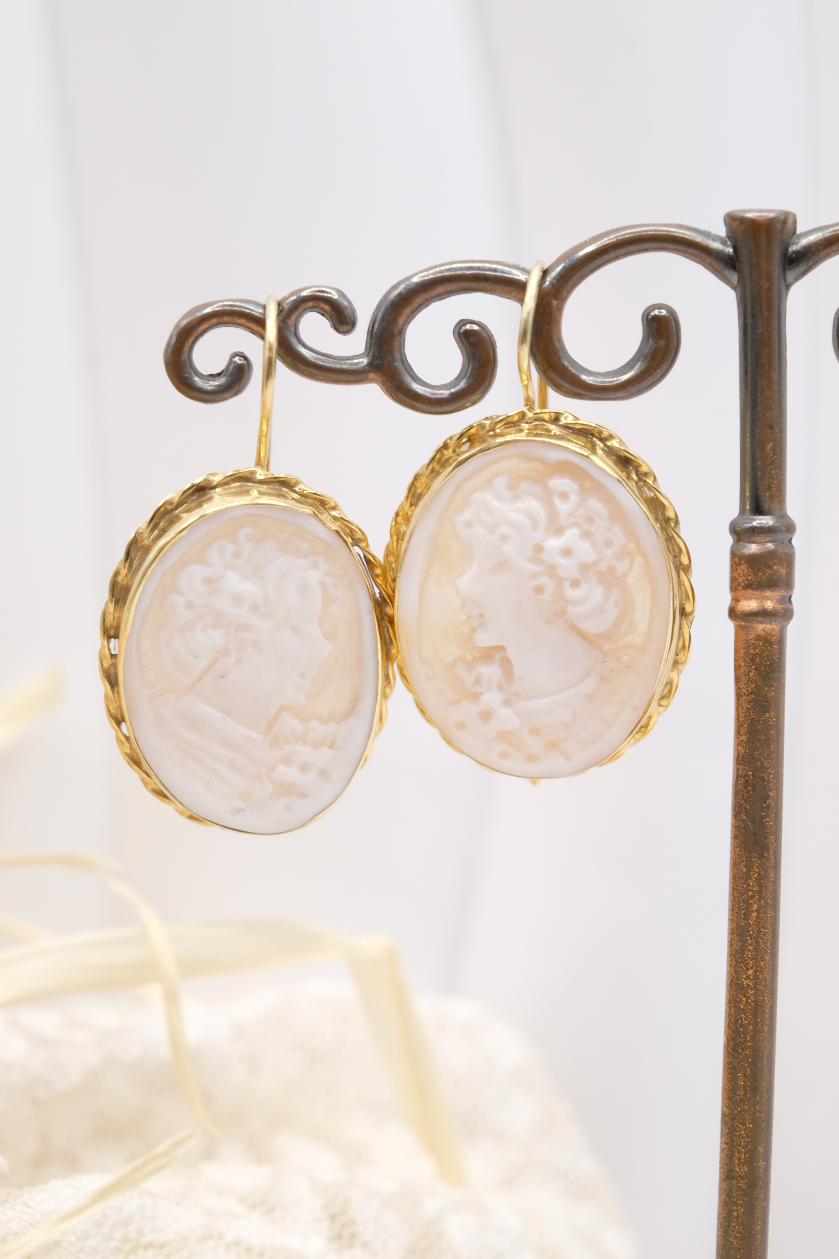 ORECCHINI ARTIGIANALI CAMMEO TORRE DEL GRECO DAMA ARGENTO 925 PLACCATO ORO (1)