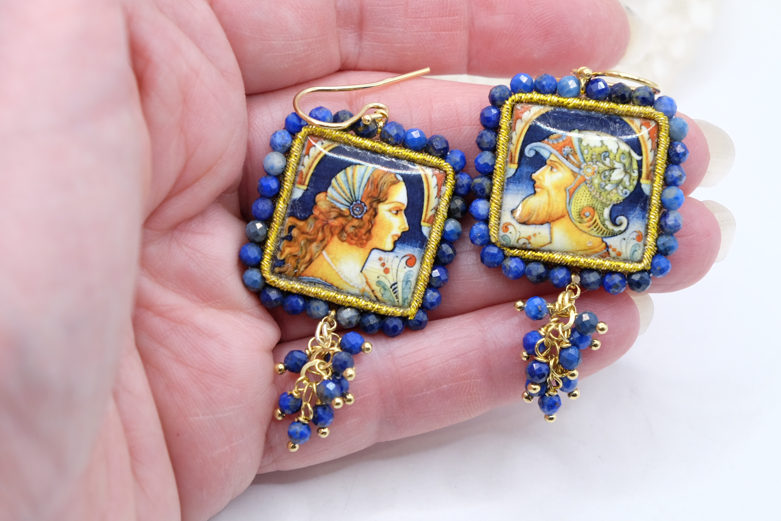 ORECCHINI ARTIGIANALI MATTONELLE PIASTRELLE CERAMICA ZIRCONI BLU PALADINI RINALDO ANGELICA CARRETTO SICILIANO (4)
