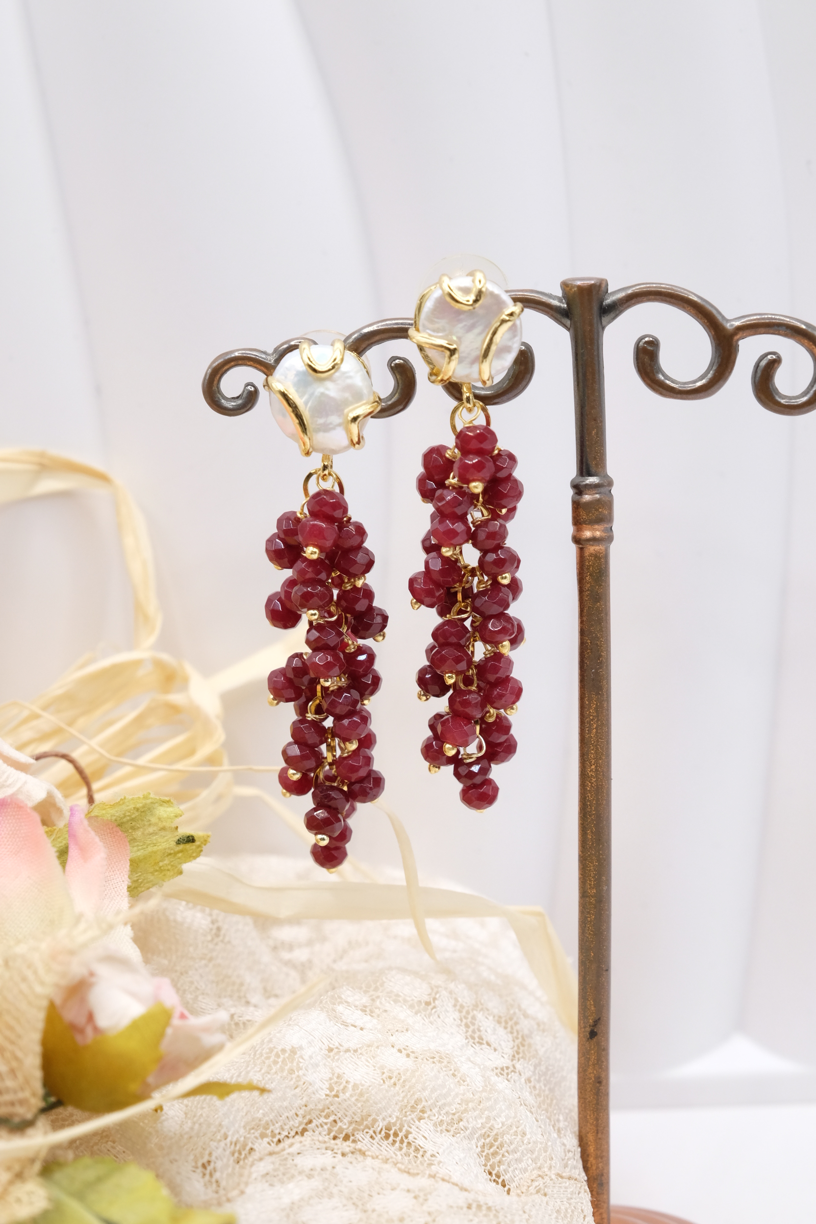 ORECCHINI ARTIGIANALI RADICE DI RUBINO PERLE ACCIAIO (3)