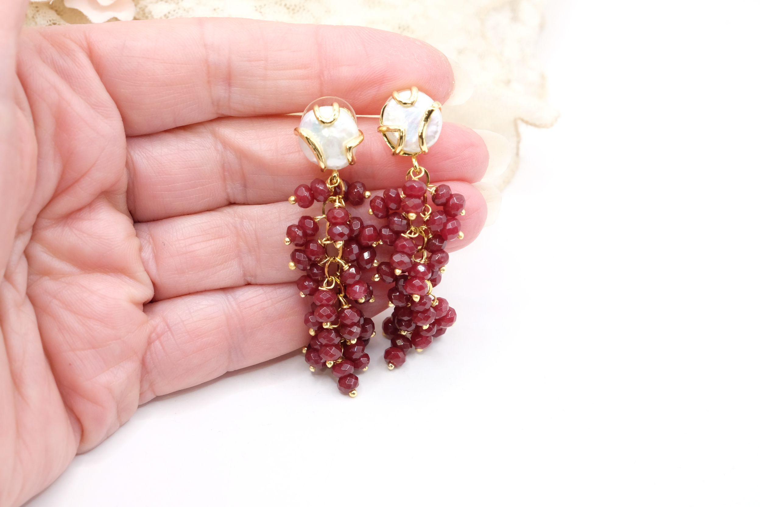 ORECCHINI ARTIGIANALI RADICE DI RUBINO PERLE ACCIAIO (4)