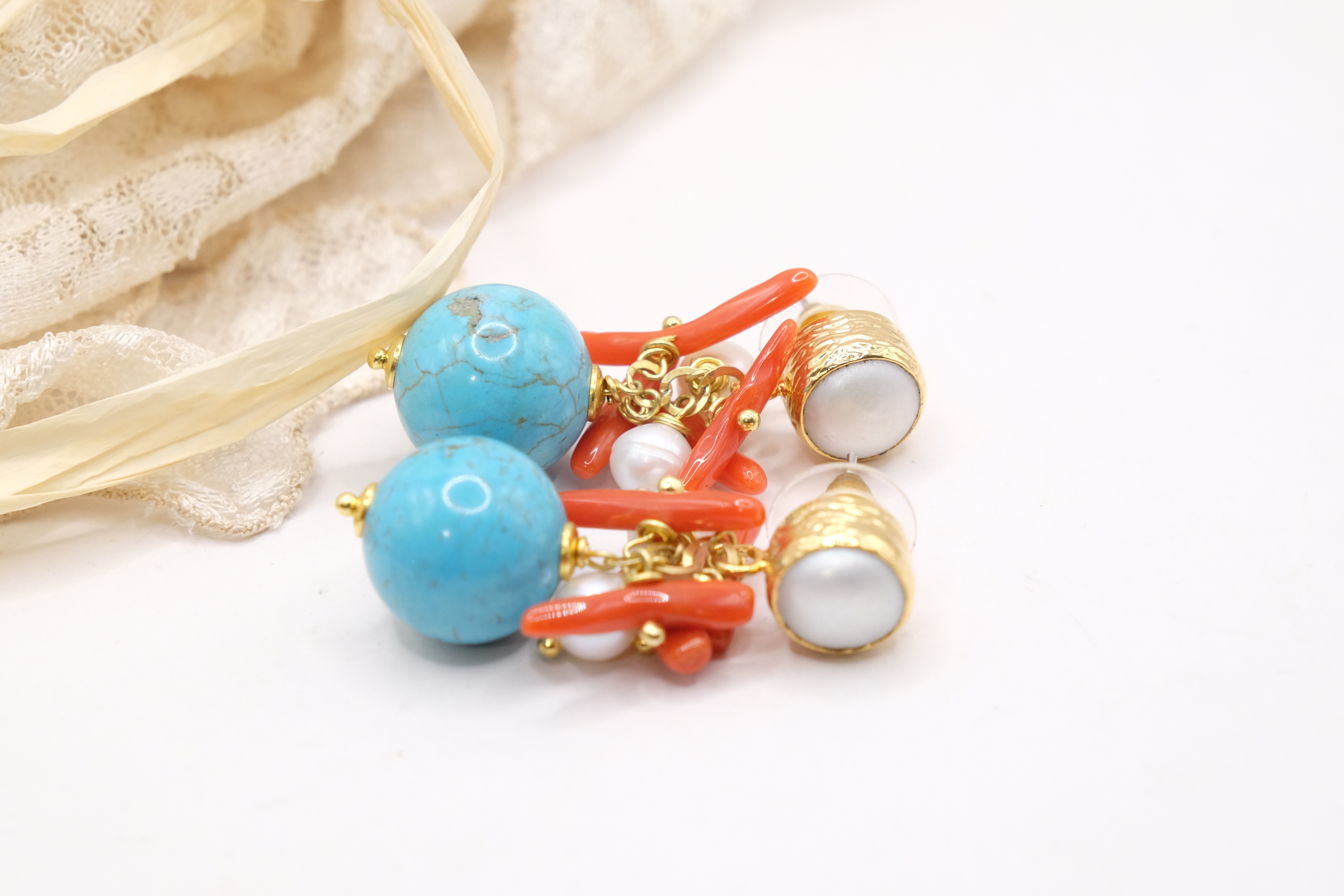 ORECCHINI ARTIGIANALI TURCHESE GRAPPOLO PERLE CORALLO PERLA PERNO (4)