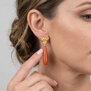 Orecchini Goccia Lunga Pasta di Corallo Rosso Perno Ottone