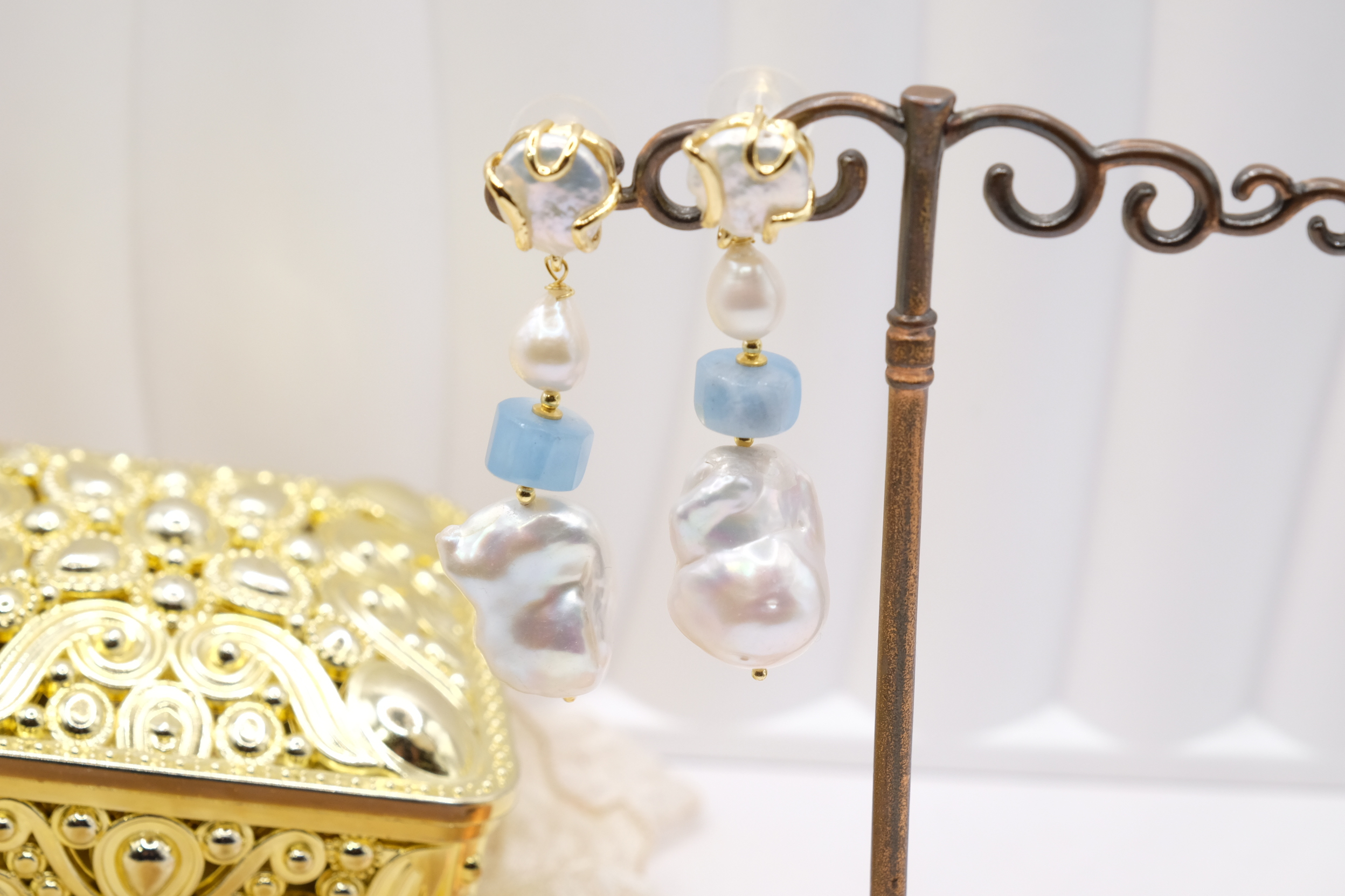 HANDMADE AQUAMARINE PEARL DANGLE EARRINGS (2)