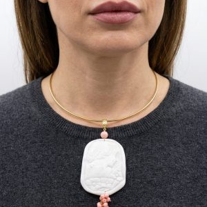 Ciondolo Cammeo Genuino Grande Dama Pasta di Corallo Rosa Grappolo