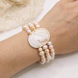 Bracciale 3 fili di perle rosa e Cammeo di Torre del Greco