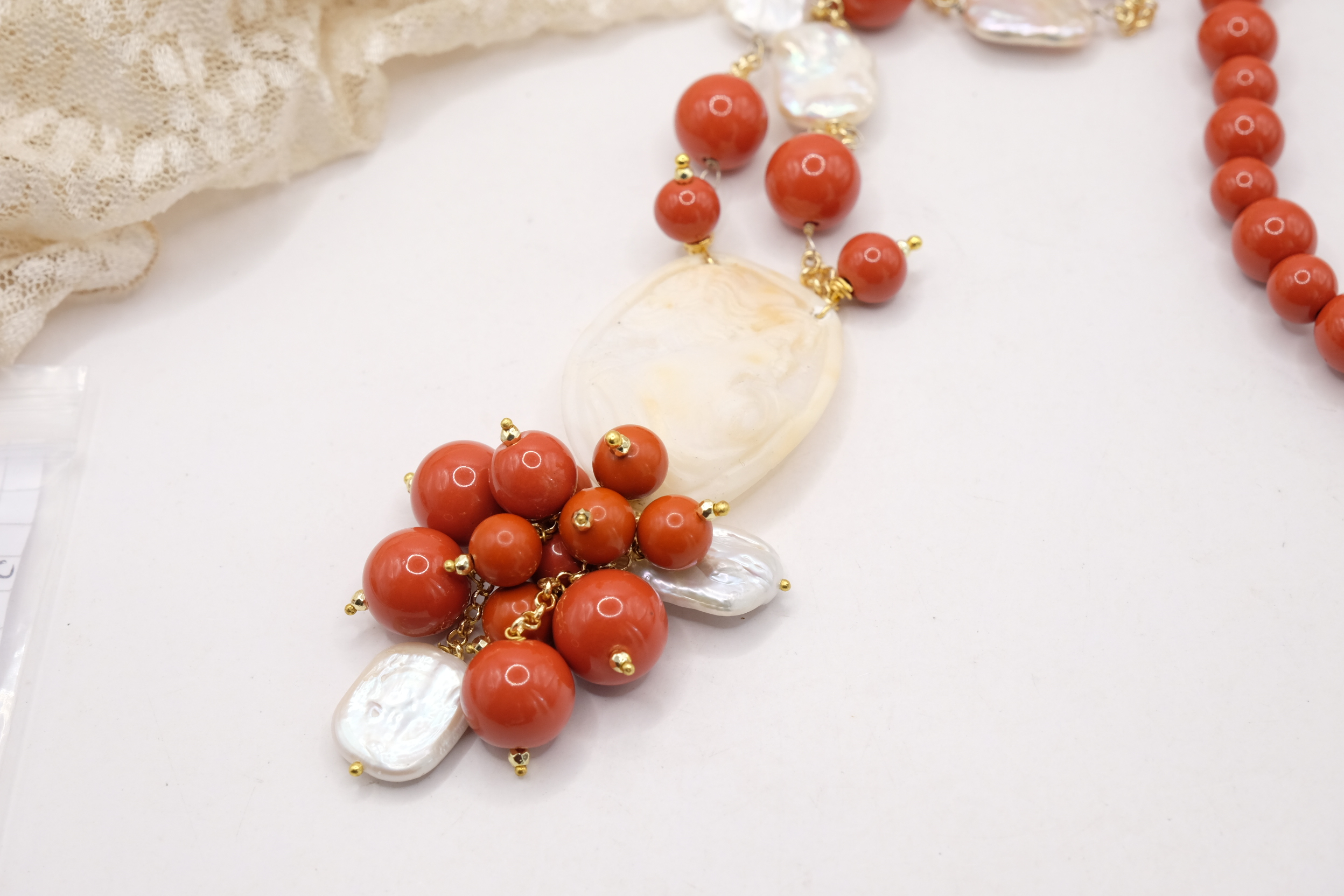 COLLANA LUNGA PASTA DI CORALLO E CAMMEO DI TORRE DEL GRECO ARTIGIANALE E PERLE (3)