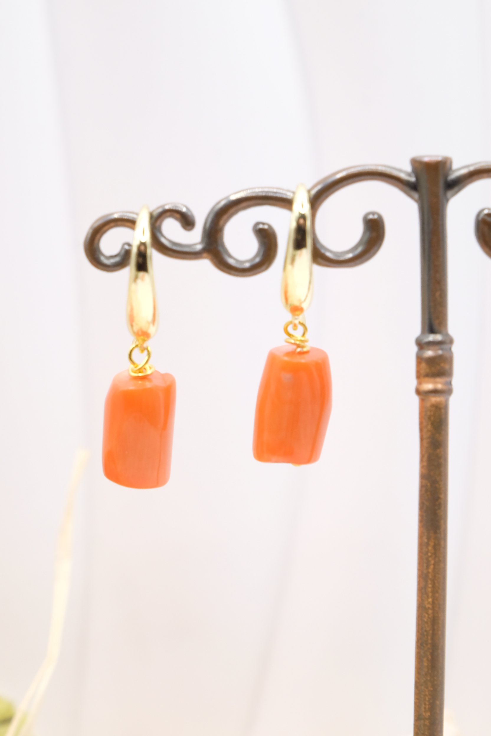 ORECCHINI CORALLO BAMBOO PERLE OTTONE (10)