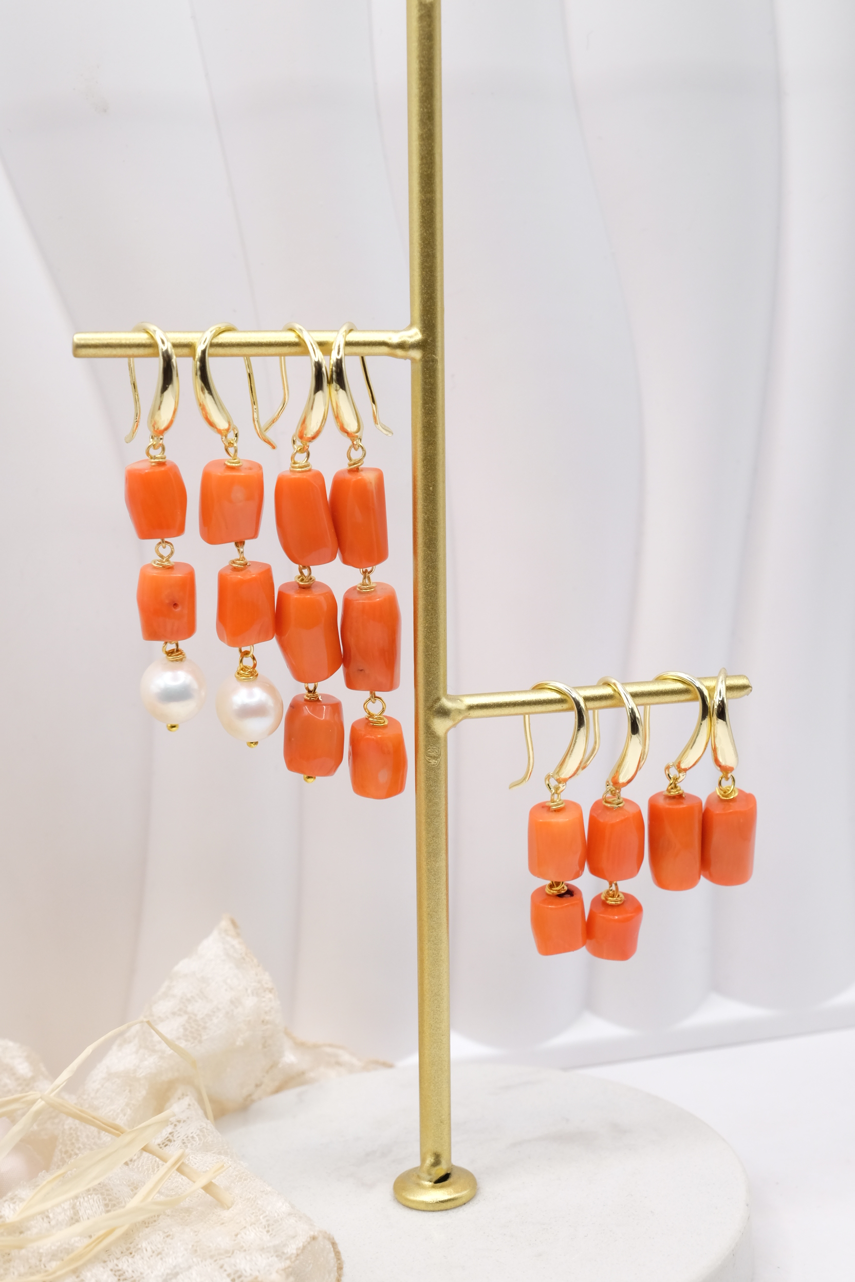 ORECCHINI CORALLO BAMBOO PERLE OTTONE (2)