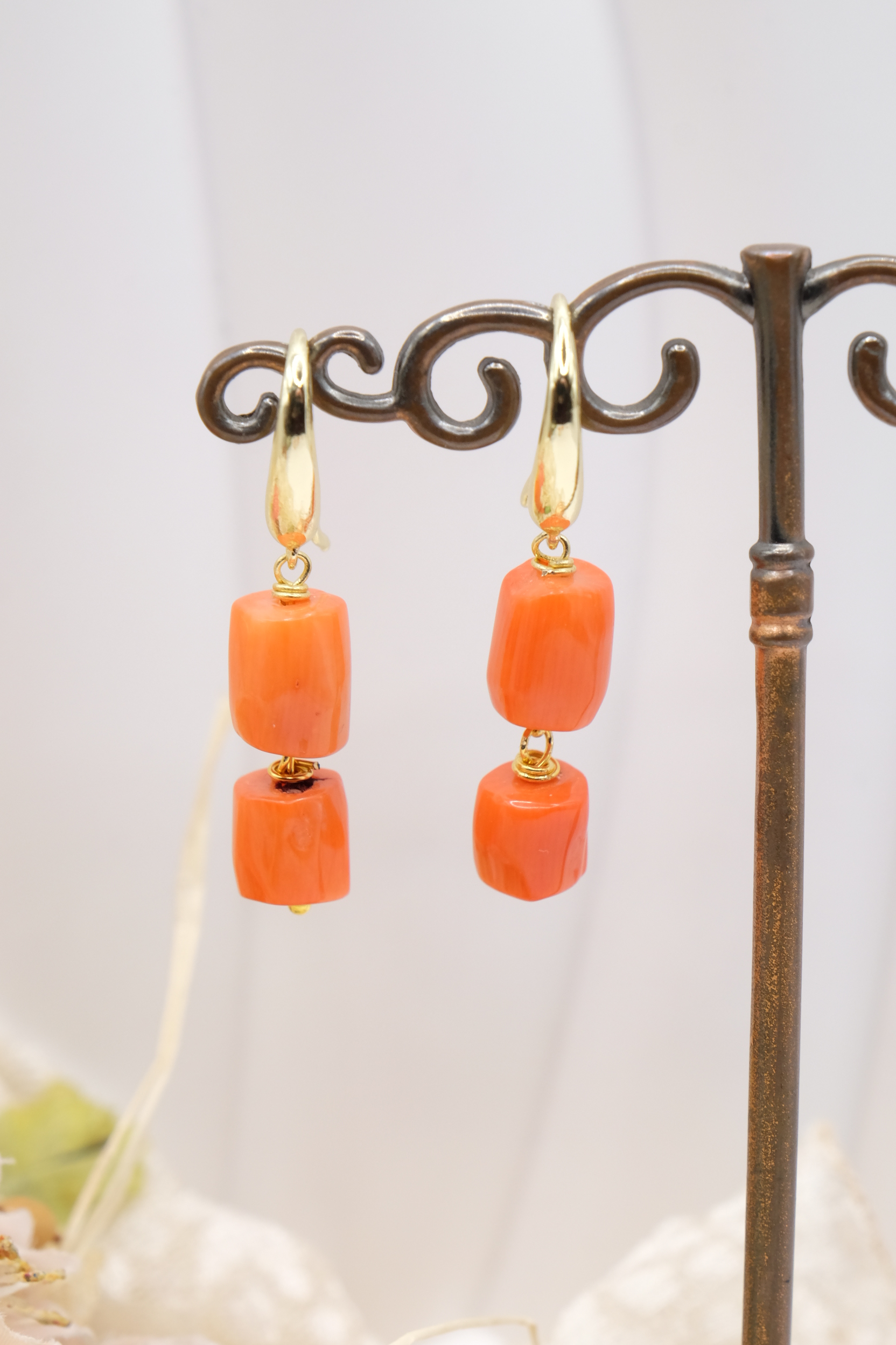 ORECCHINI CORALLO BAMBOO PERLE OTTONE (8)