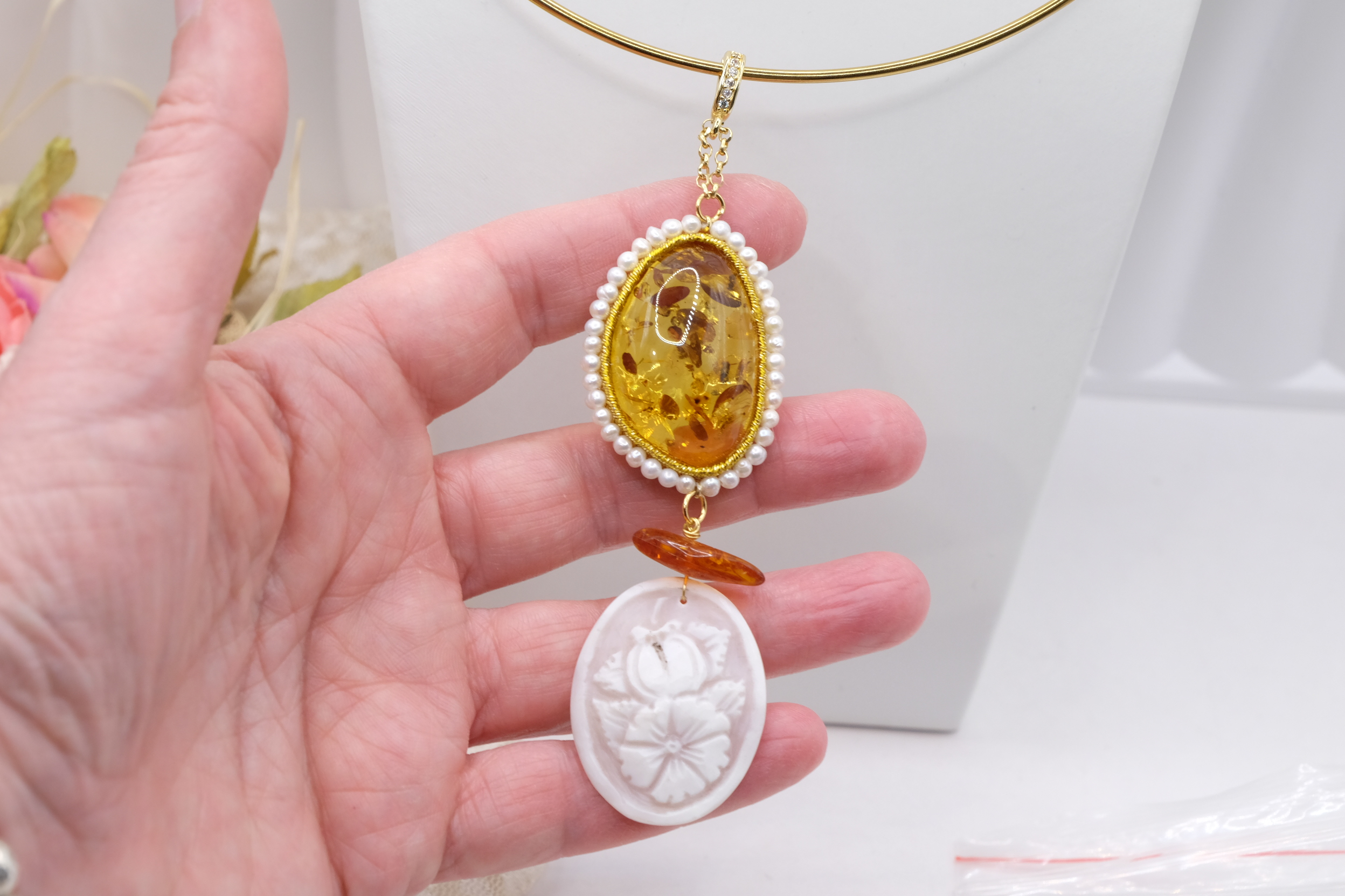 PENDENTE ARTIGIANALE CAMMEO TORRE DEL GRECO E AMBRA (1)