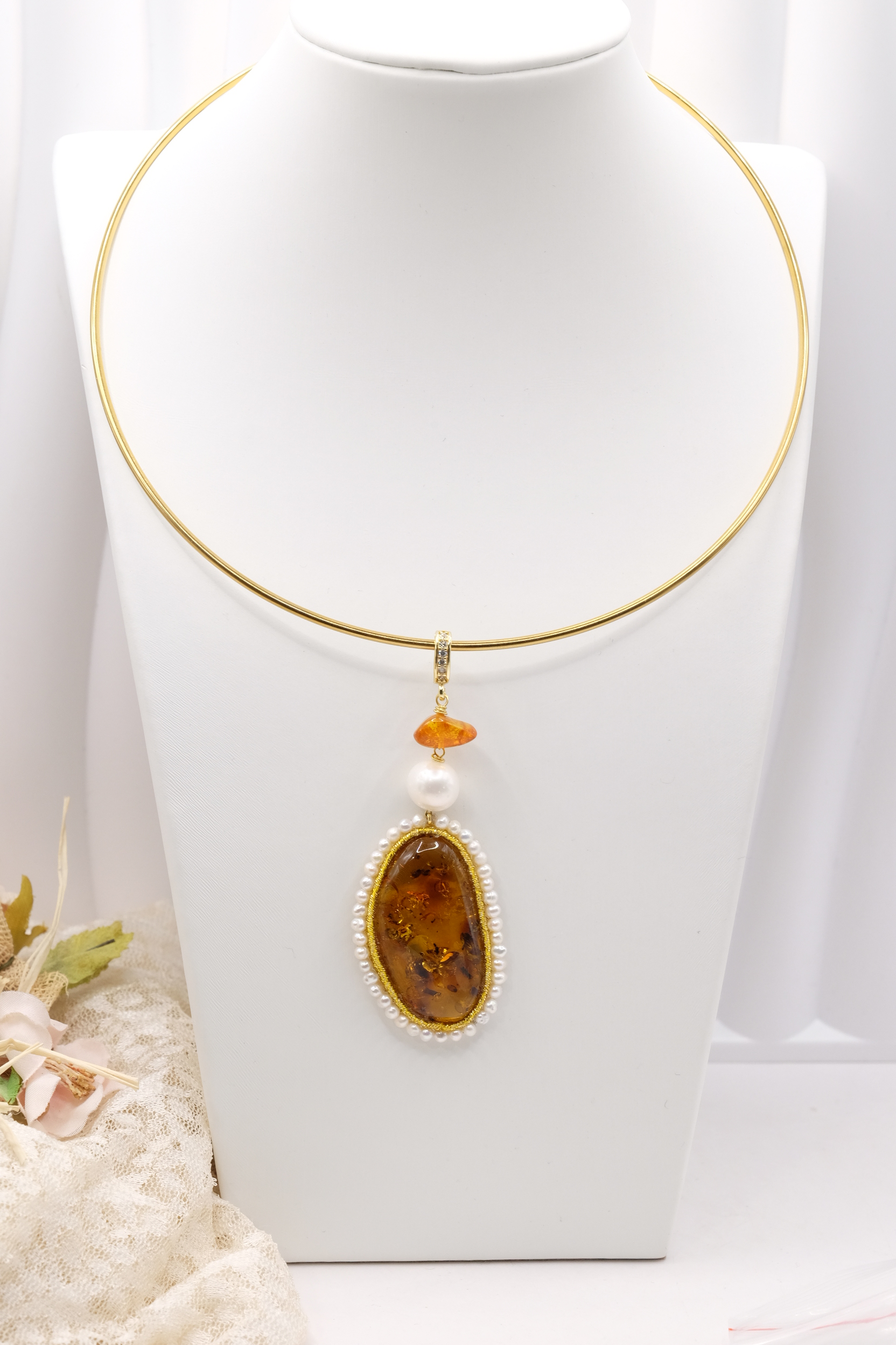 PENDENTE ARTIGIANALE CAMMEO TORRE DEL GRECO PERLE E AMBRA (1)