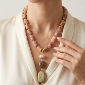 Collana Artigianale Agata Floreale Pendente Calcedonio Pietra di Luna Perla