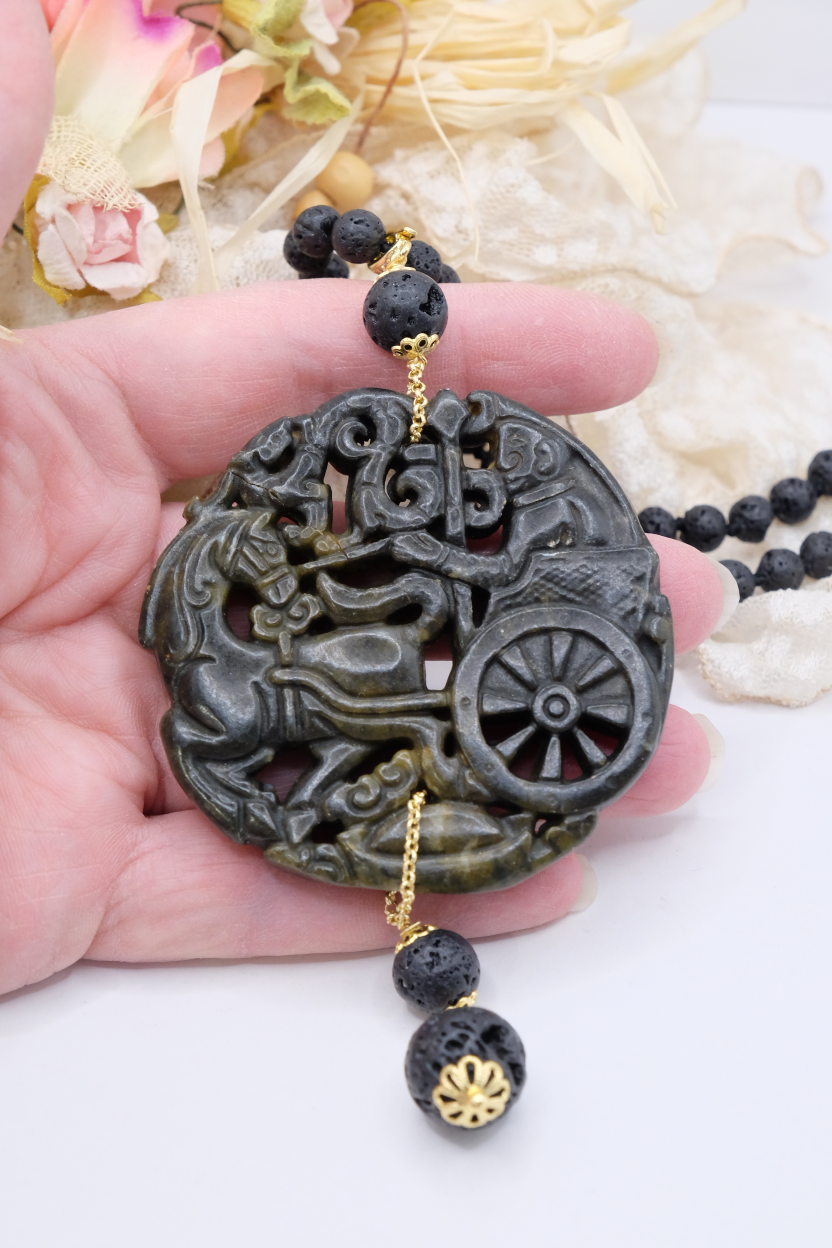 COLLANA ARTIGIANALE MANDALA GIADA NERO CHARLESTON CHANEL (1)
