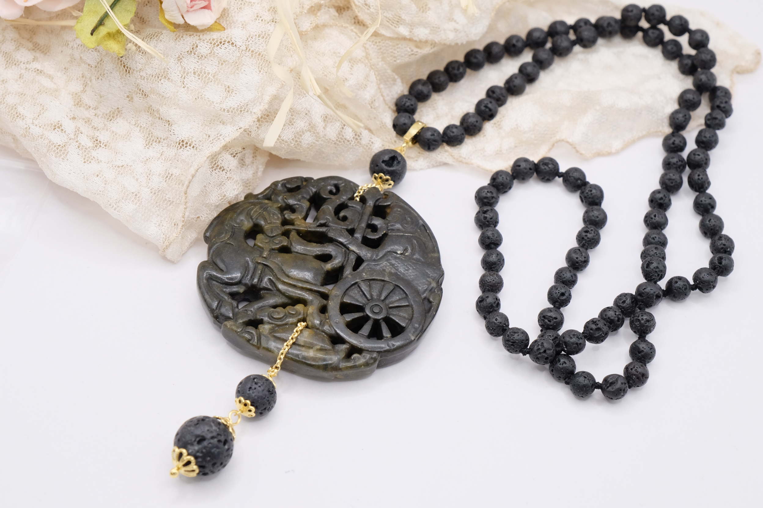 COLLANA ARTIGIANALE MANDALA GIADA NERO CHARLESTON CHANEL (3)