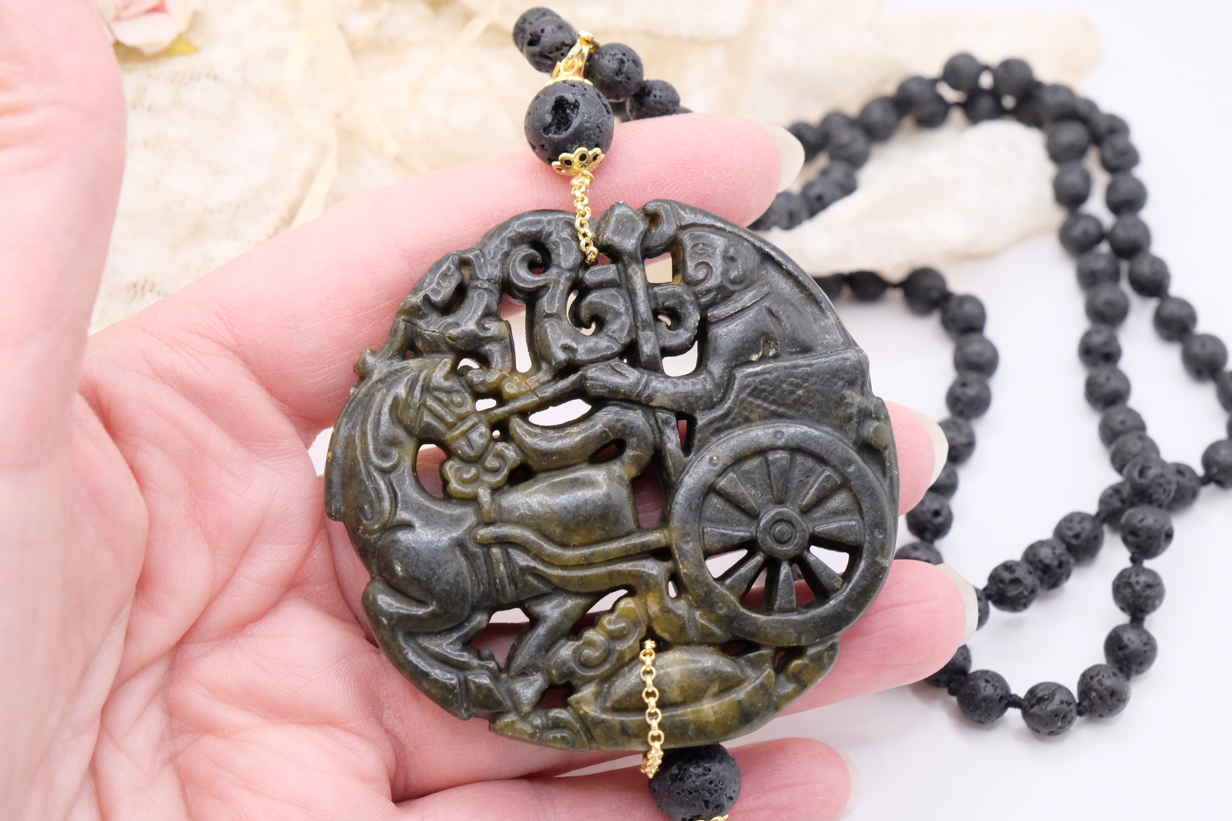 COLLANA ARTIGIANALE MANDALA GIADA NERO CHARLESTON CHANEL (5)