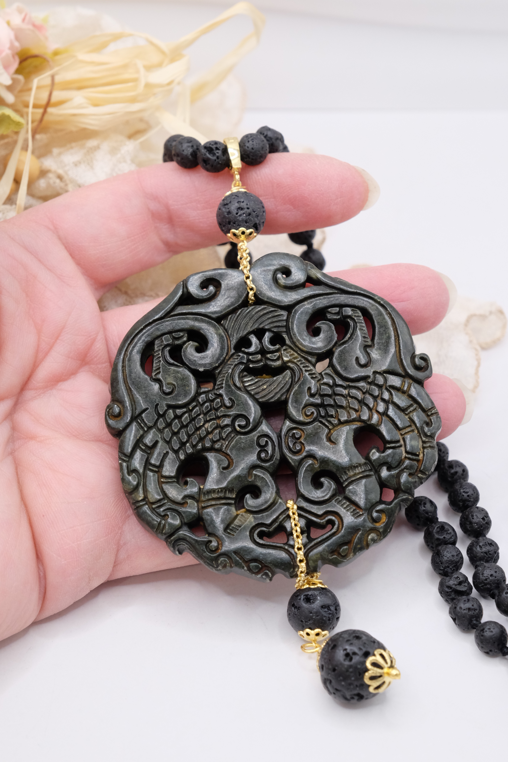 COLLANA ARTIGIANALE MANDALA GIADA NERO CHARLESTON CHANEL (8)
