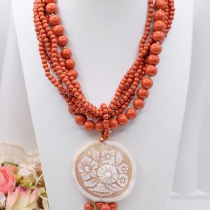 Collana Multifilo Pasta di Corallo Rosso e Cammeo di Torre del Greco