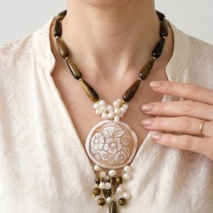 Collana Gocce Occhio di Tigre Perle e Cammeo di Torre del Greco a Y