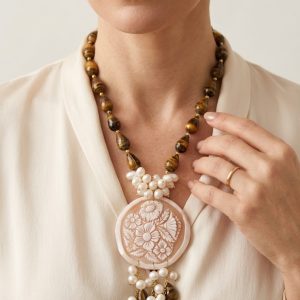 Collana Gocce Occhio di Tigre Perle e Cammeo di Torre del Greco a Y