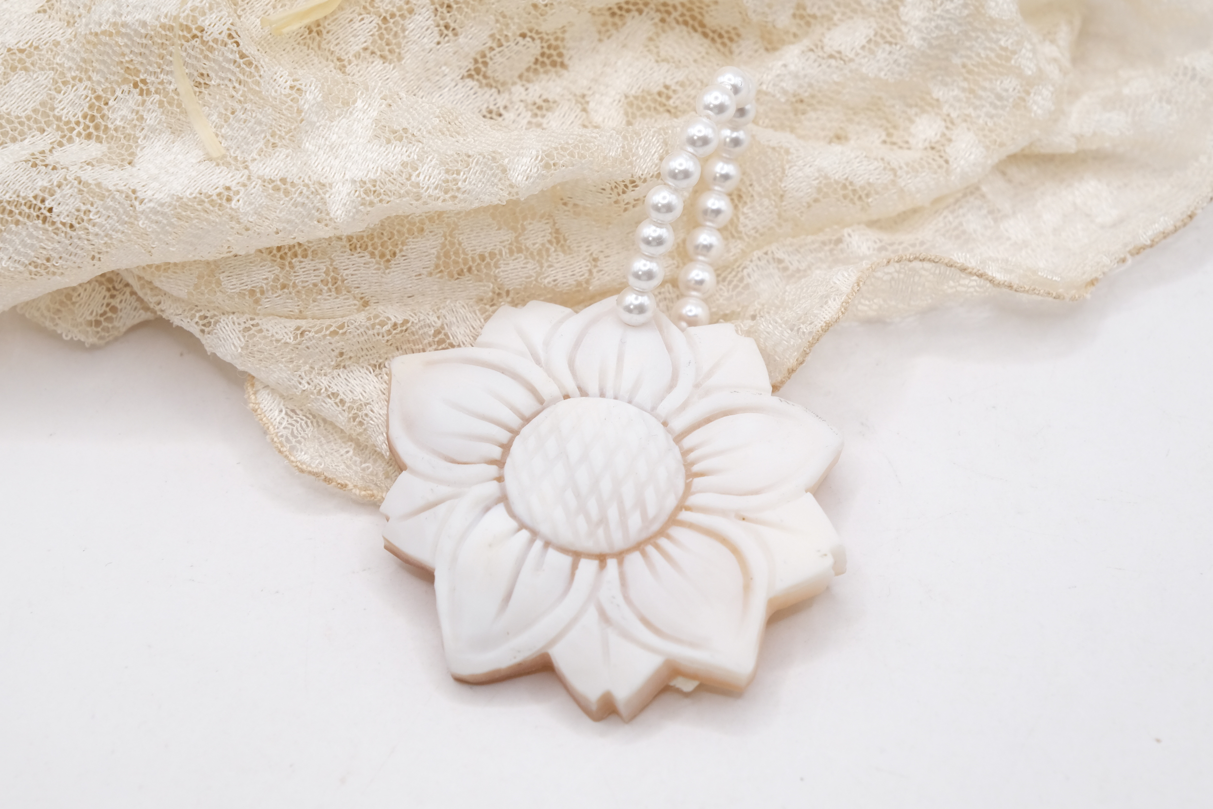 PENDENTE FIORE CAMMEO MICROPERLE ARTIGIANALE (1)