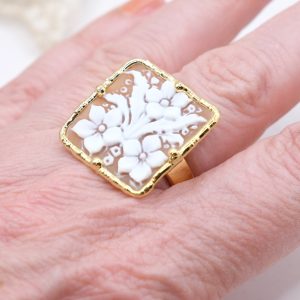 Anello Artigianale Cammeo di Torre del Greco Quadrato Fiori