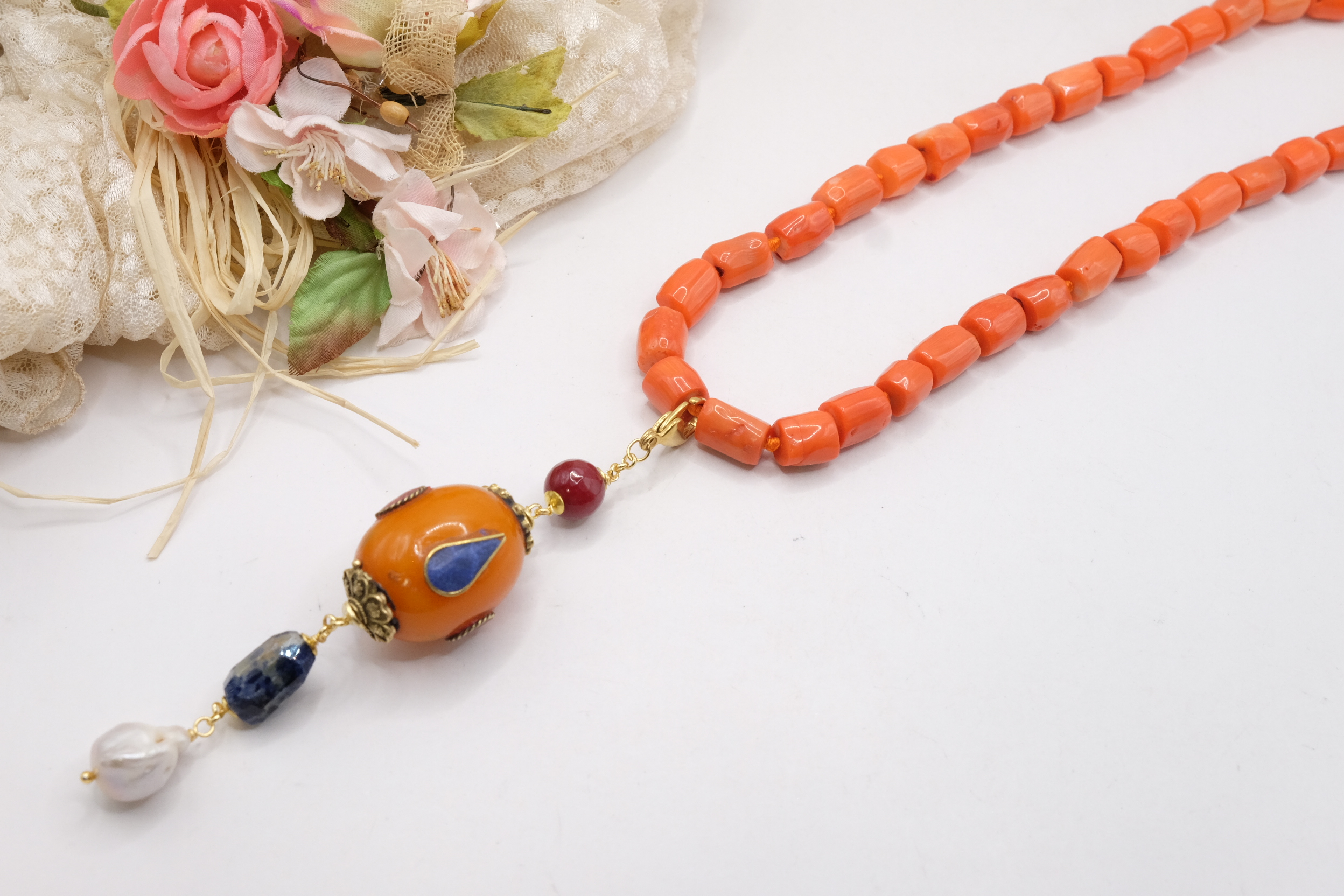 COLLANA ARTIGIANALE CORALLO BAMBOO ELEMENTO TIBETANO SODALITE GIADA BORGOGNA PERLA (3)