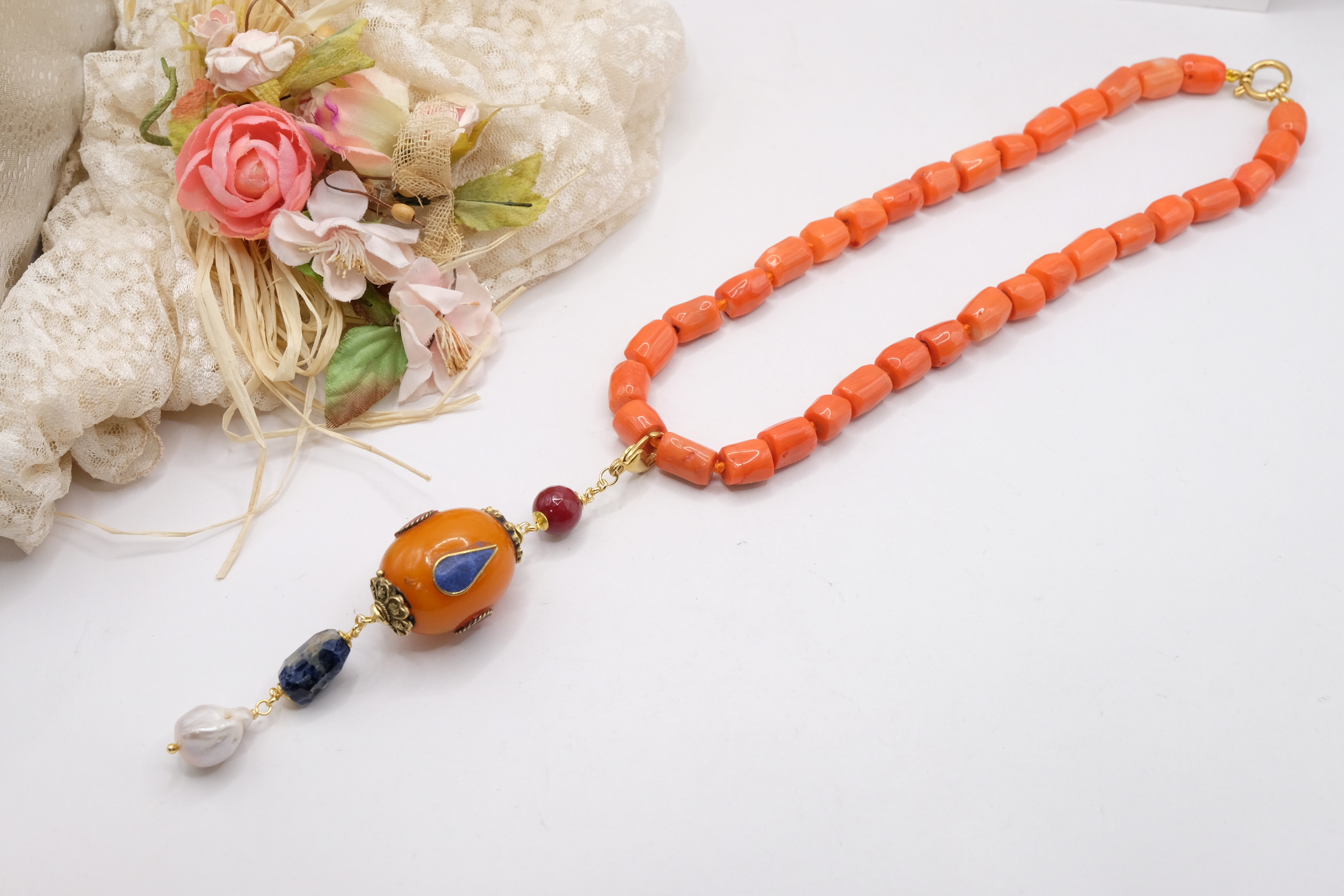 COLLANA ARTIGIANALE CORALLO BAMBOO ELEMENTO TIBETANO SODALITE GIADA BORGOGNA PERLA (4)