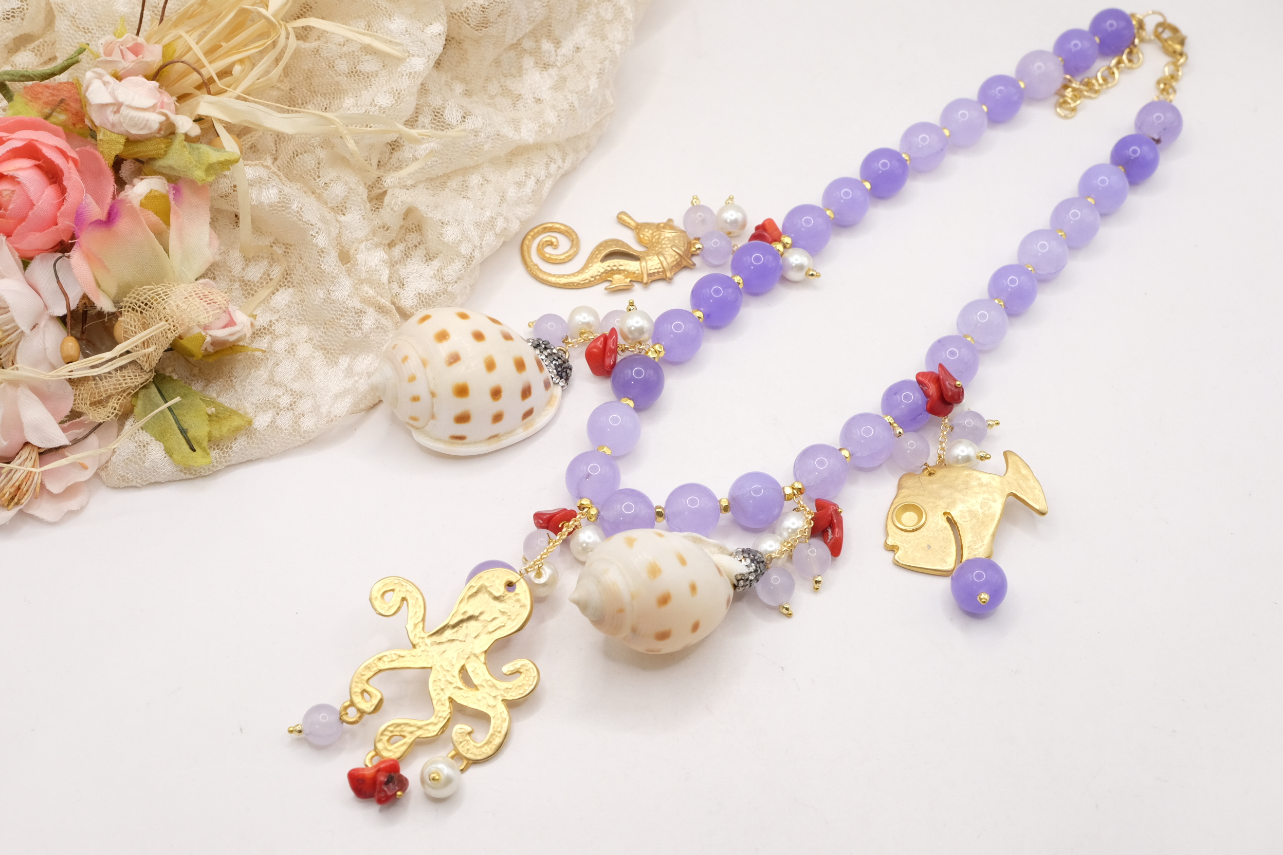 COLLANA ARTIGIANALE GIADA LAVANDA PESCE CAVALLUCCIO CONCHIGLIE POLPO PERLE CORALLO (3)