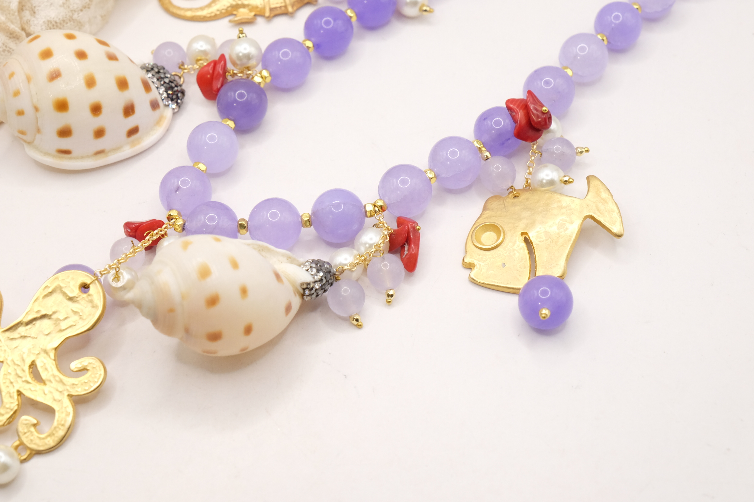 COLLANA ARTIGIANALE GIADA LAVANDA PESCE CAVALLUCCIO CONCHIGLIE POLPO PERLE CORALLO (4)