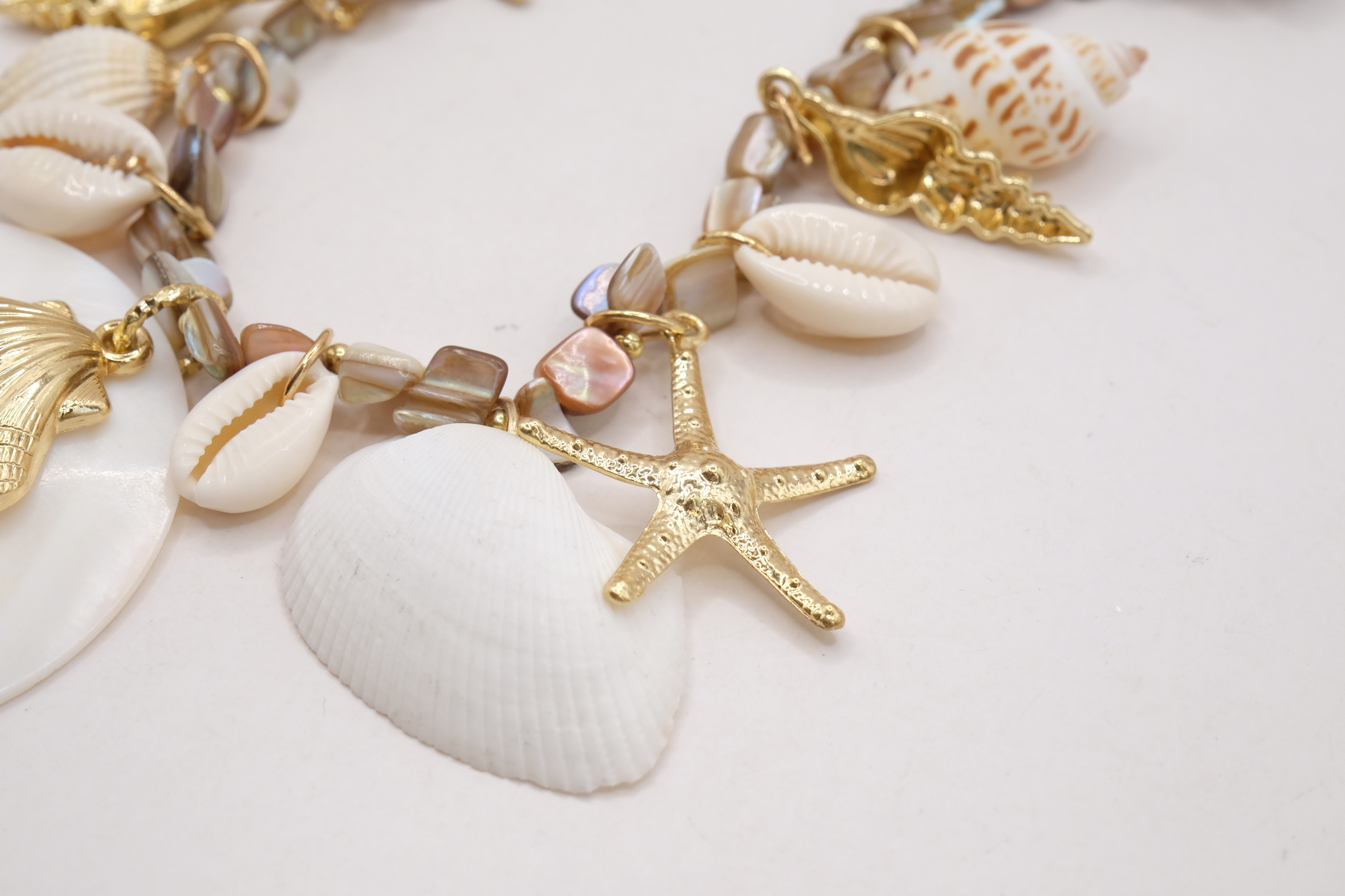 COLLANA ARTIGIANALE MADREPERLA CONCHIGLIE CONCHIGLIA OTTONE (8)