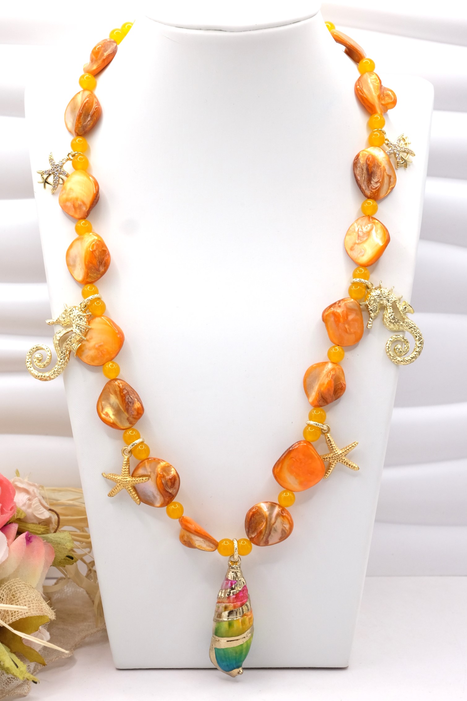 COLLANA ARTIGIANALE MADREPERLA OCRA GIADA OCRA CONCHIGLIA STELLE CAVALLUCCIO (3)