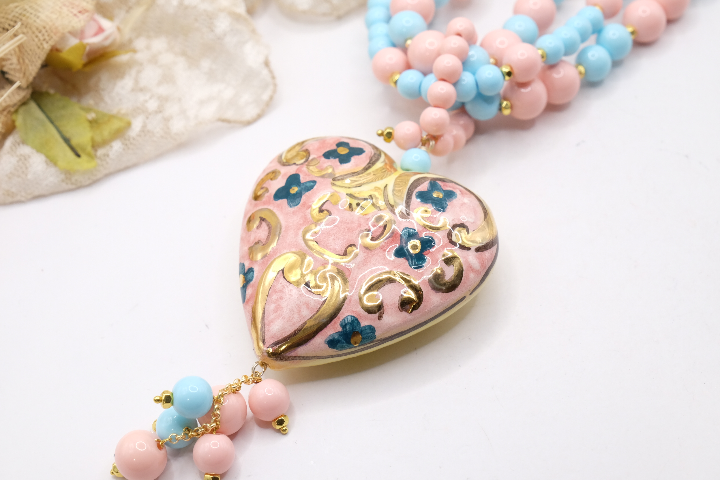 COLLANA ARTIGIANALE MULTIFILO PASTA DI CORALLO ROSA PASTA DI TURCHESE CUORE PAFFUTO CERAMICA DI CALTAGIRONE SICILIA SICILIANA ARTISTICA (4)