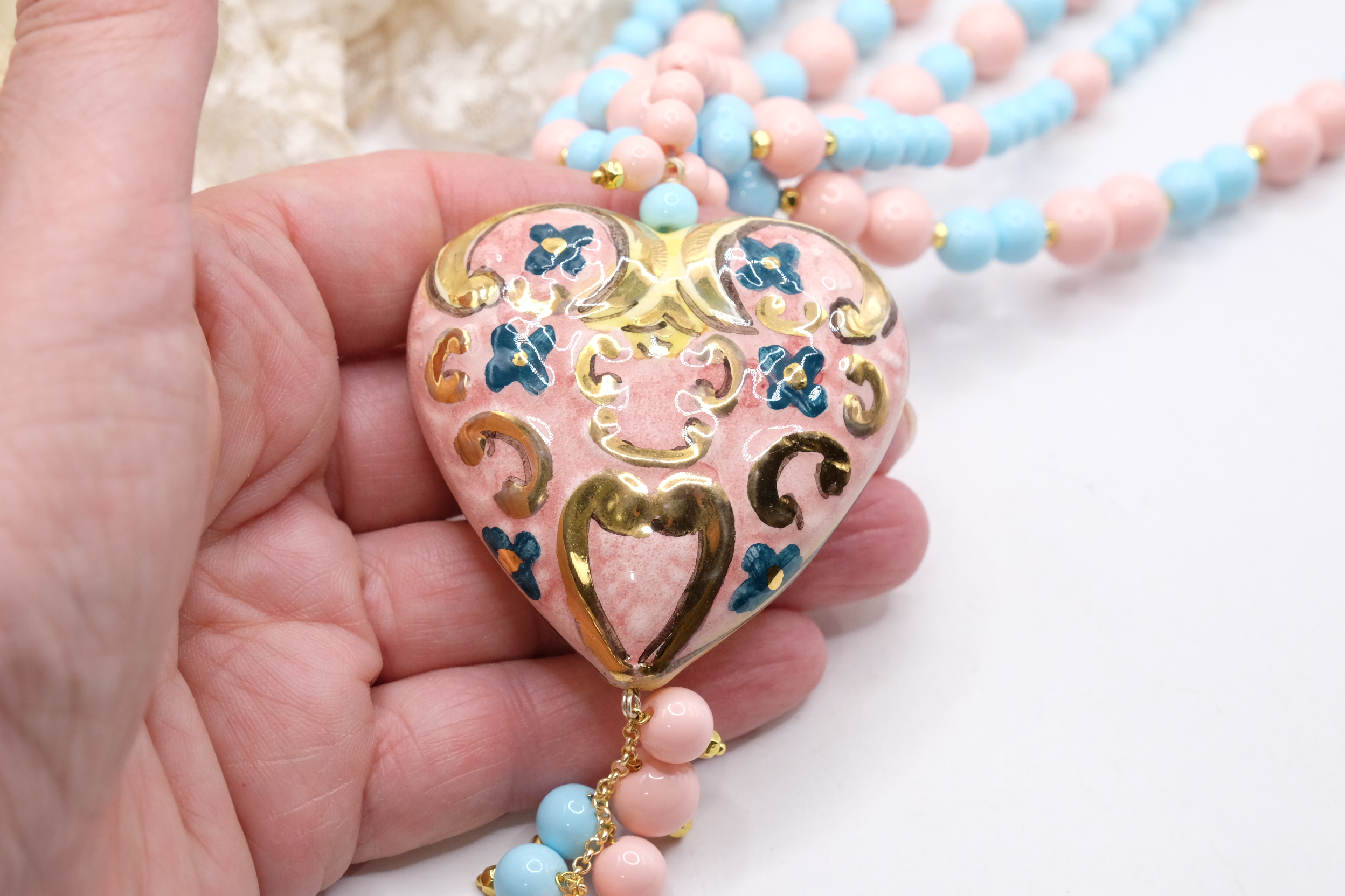 COLLANA ARTIGIANALE MULTIFILO PASTA DI CORALLO ROSA PASTA DI TURCHESE CUORE PAFFUTO CERAMICA DI CALTAGIRONE SICILIA SICILIANA ARTISTICA (5)