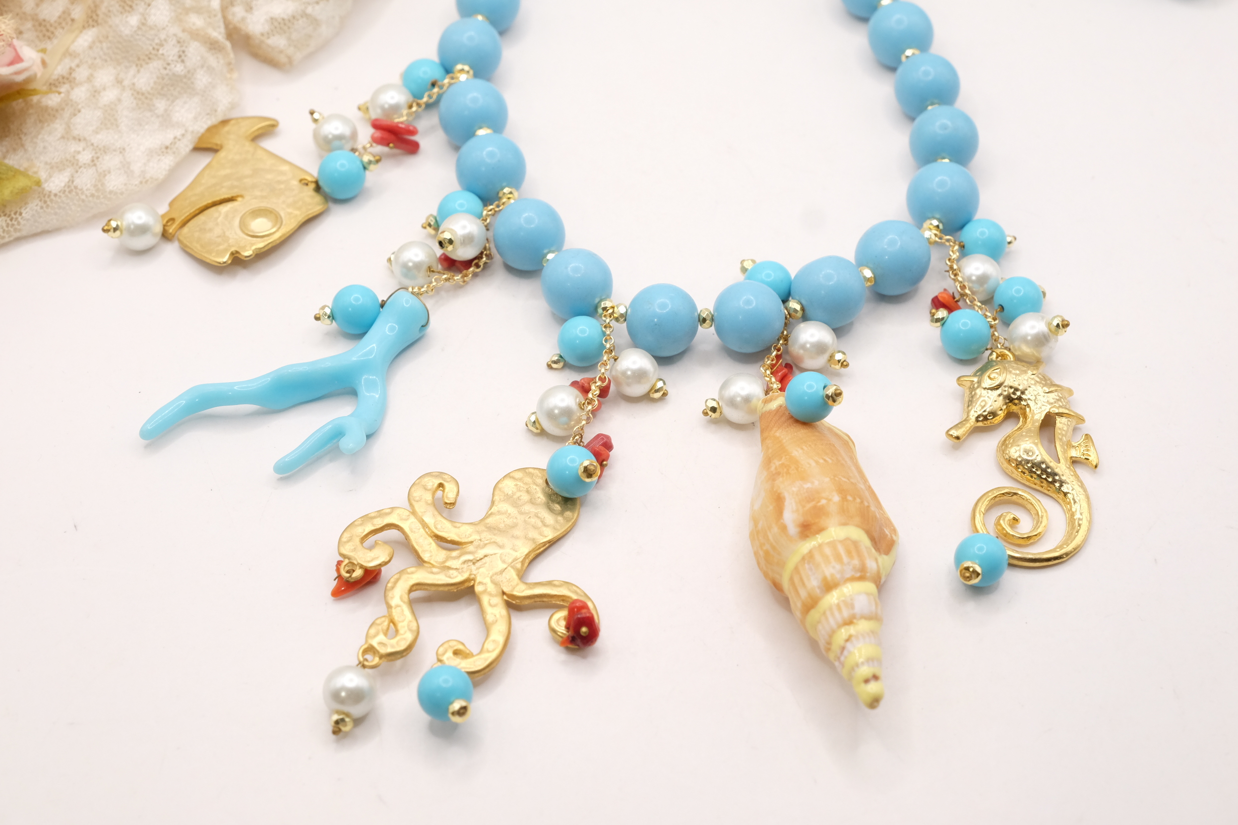 COLLANA ARTIGIANALE PASTA DI TURCHESE PESCE CAVALLUCCIO RAMO CORALLO POLPO PERLE CORALLO