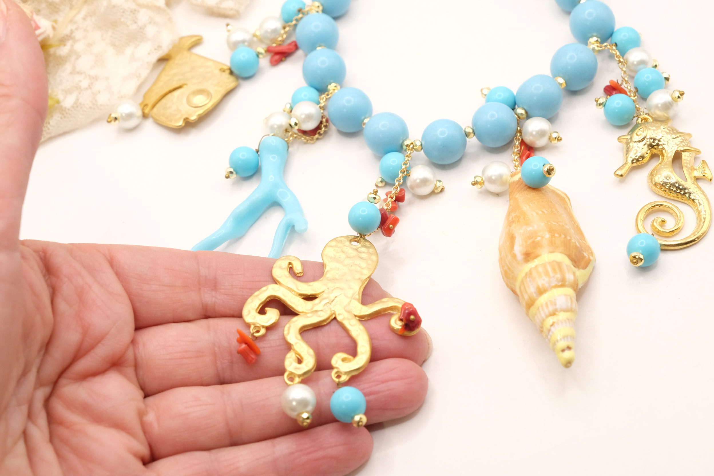 COLLANA ARTIGIANALE PASTA DI TURCHESE PESCE CAVALLUCCIO RAMO CORALLO POLPO PERLE CORALLO (7)